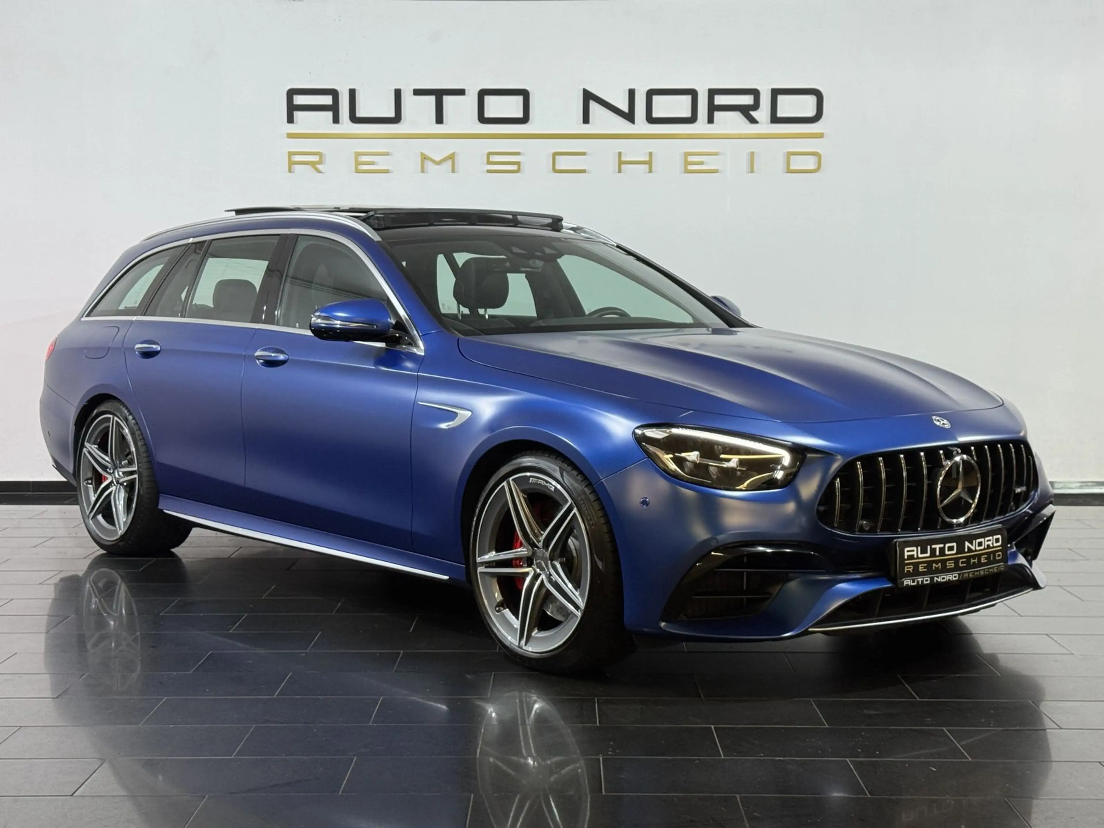 Mercedes-Benz E 63 AMG S 4M*Pano*Nappa*360°*MATT*HeadUP*AHK* — photo 3