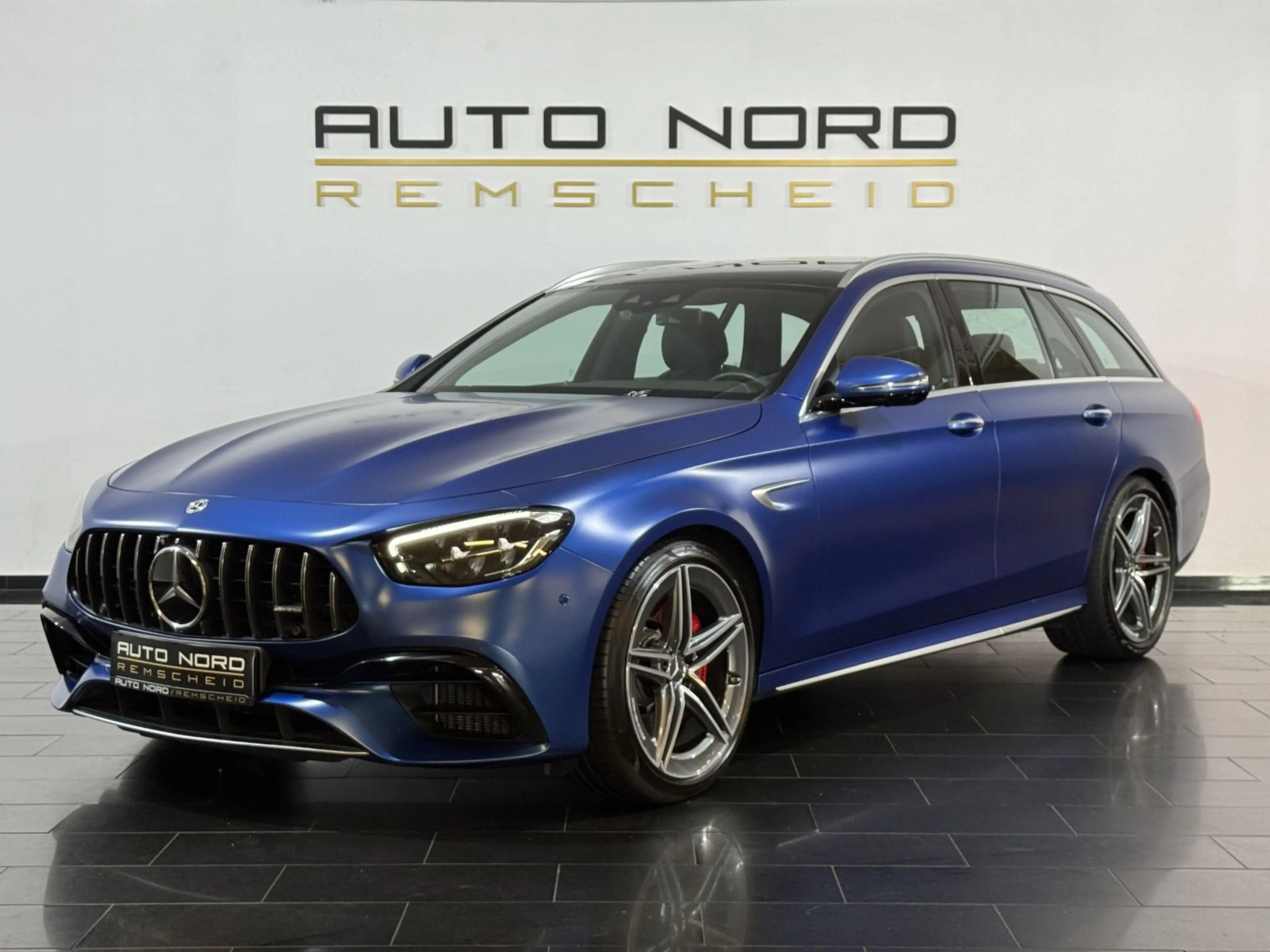 Mercedes-Benz E 63 AMG S 4M*Pano*Nappa*360°*MATT*HeadUP*AHK* — photo 13