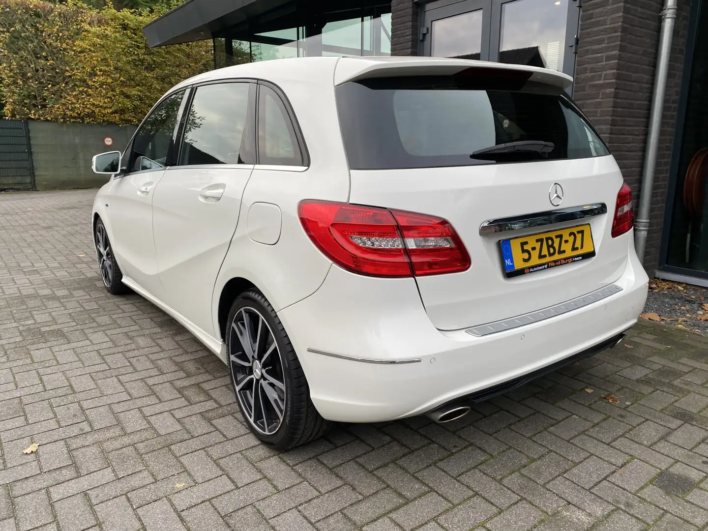 Mercedes-Benz B 180 Prestige Blanc - 2