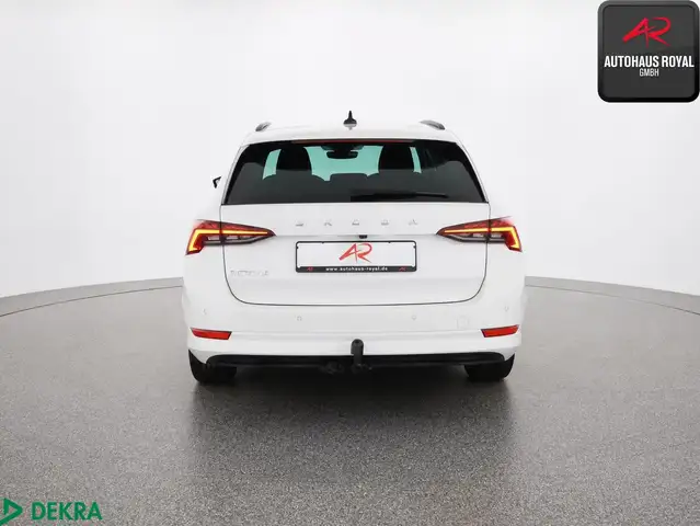 Skoda Octavia view 4
