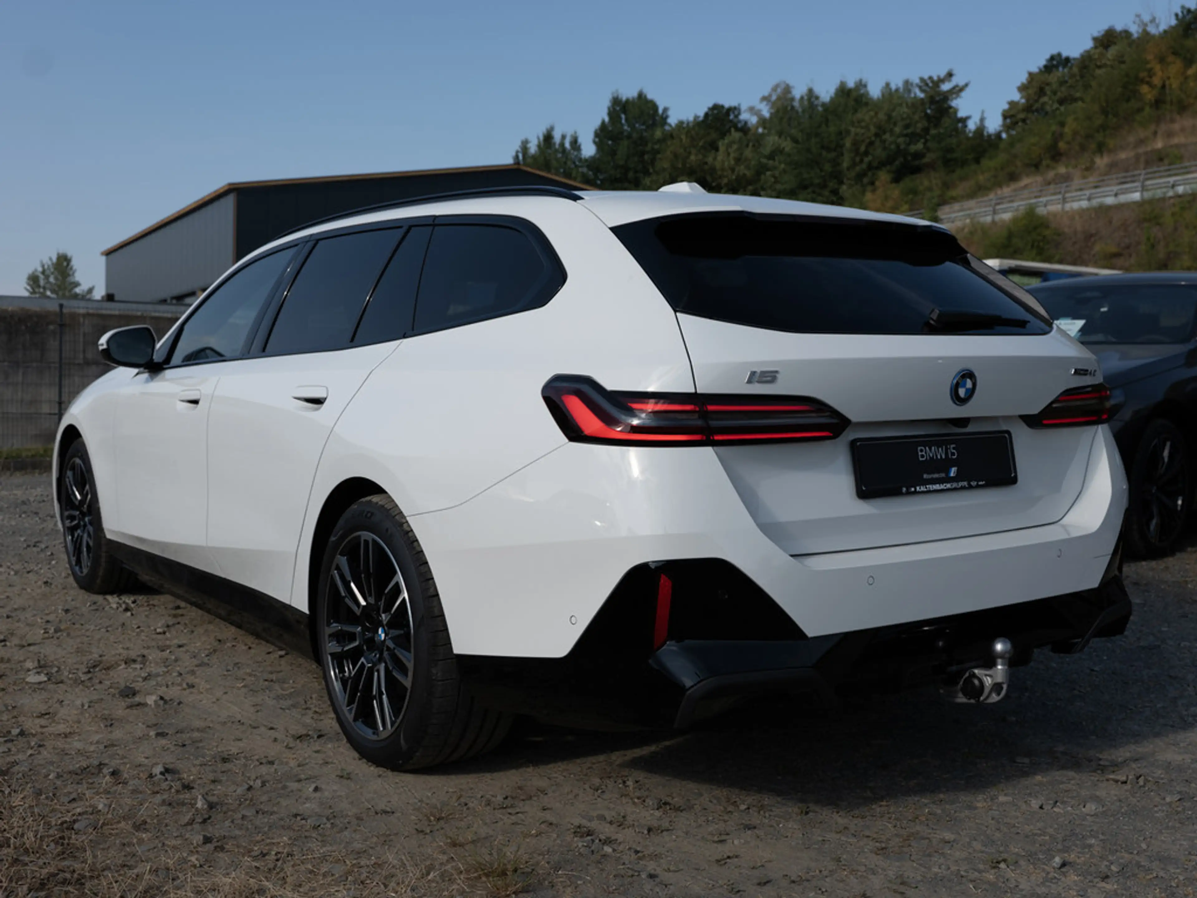 BMW i5 Touring 40 e M-Sport Pro 360° LED HUD ACC — photo 7