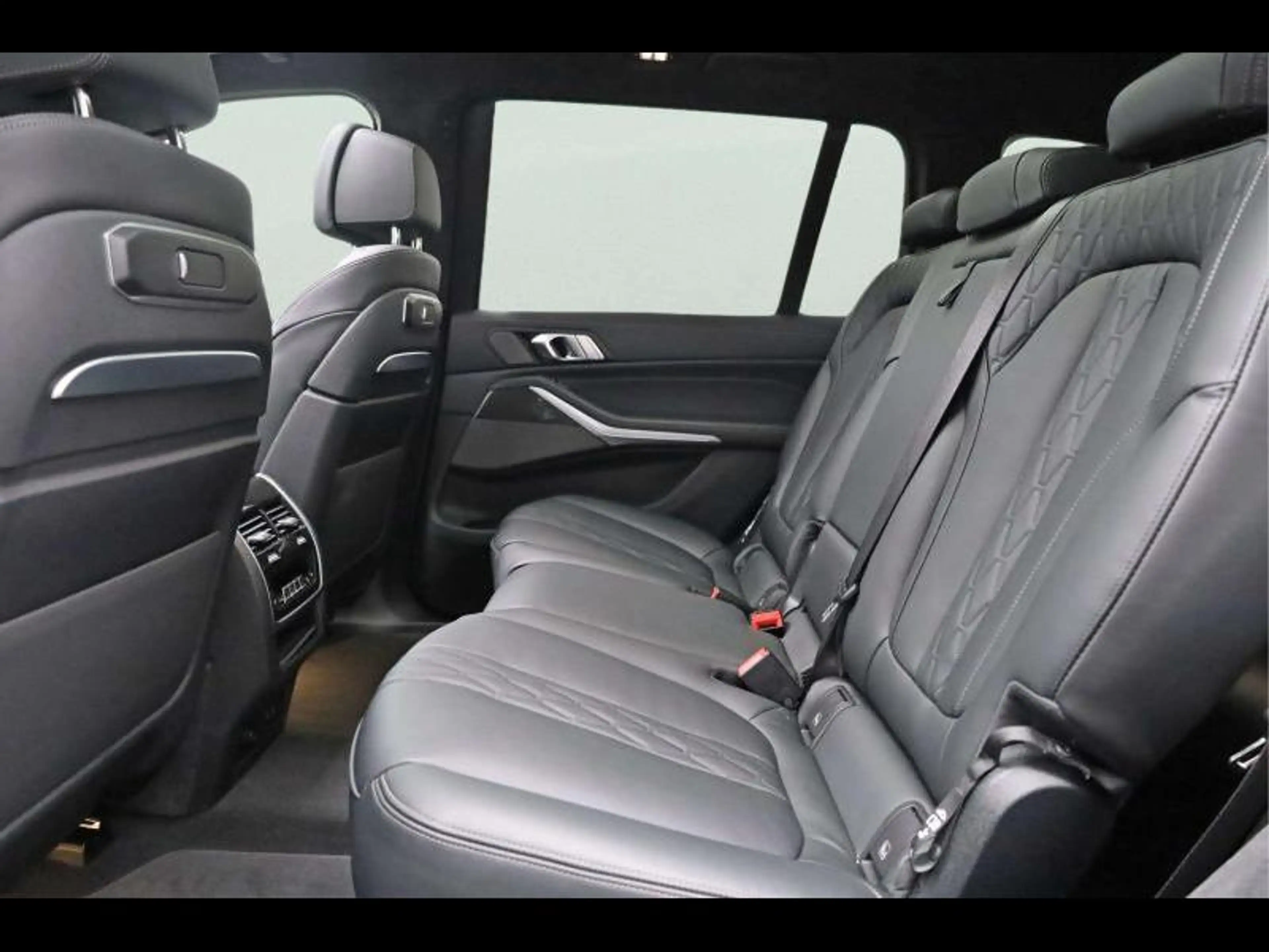 BMW X7 xDrive40i Kit M Sport — photo 10