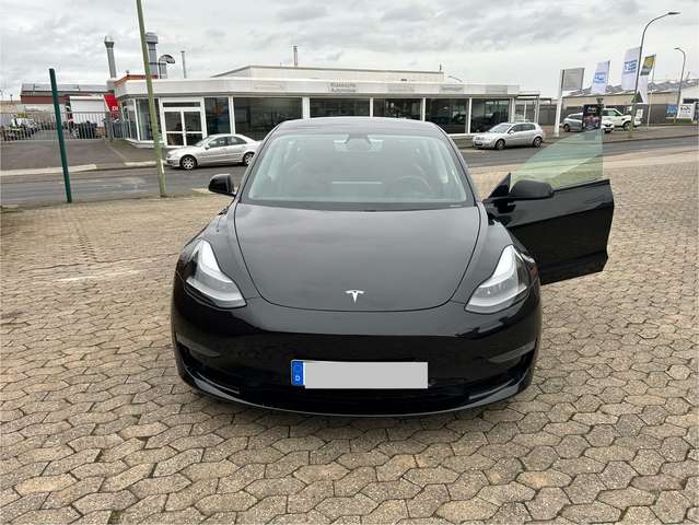 Tesla Model 3 Dual Motor Performance