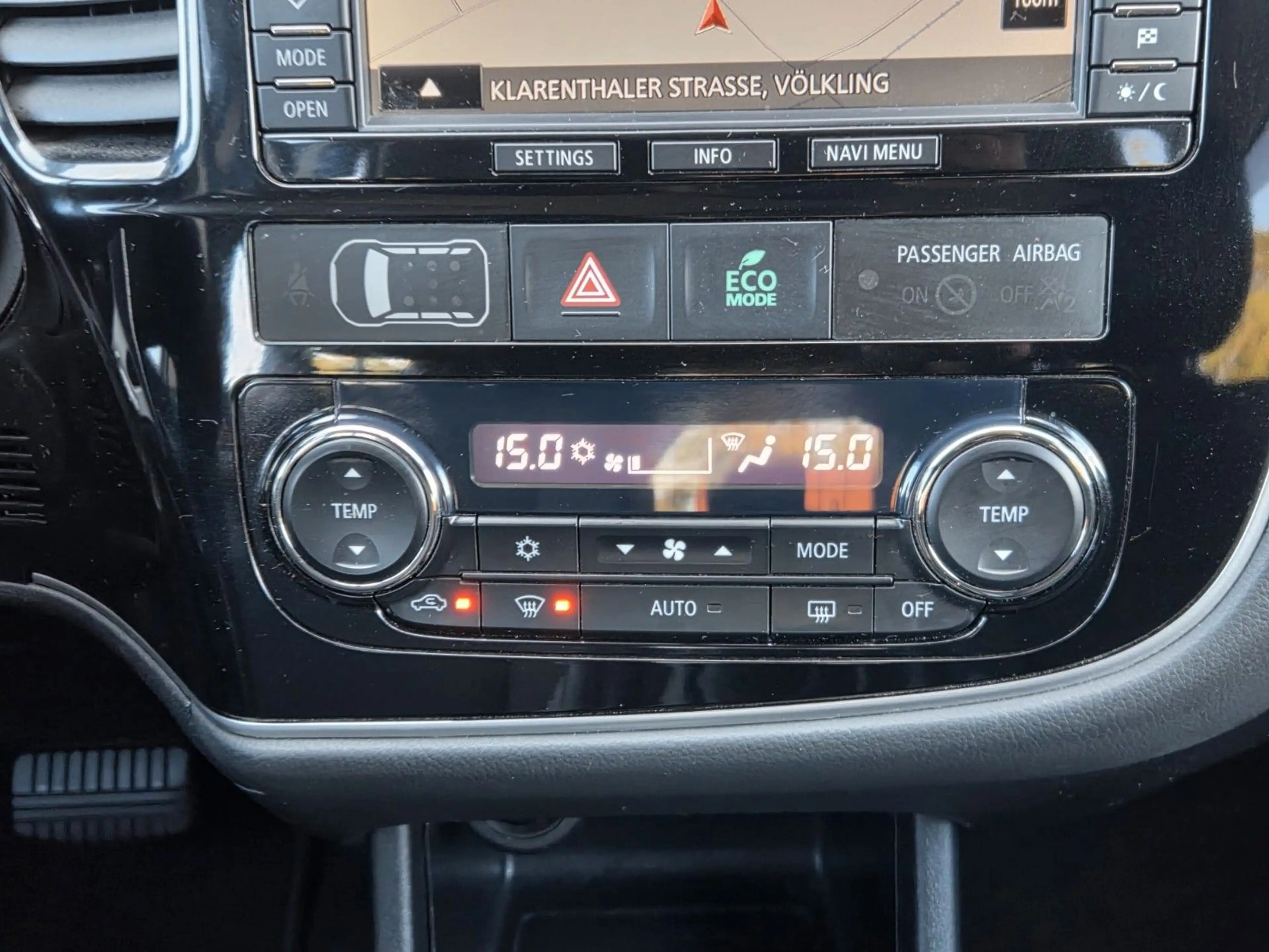 Mitsubishi Outlander Diamant Edition 4WD 2.2 D/KLIMA/AHK — photo 12