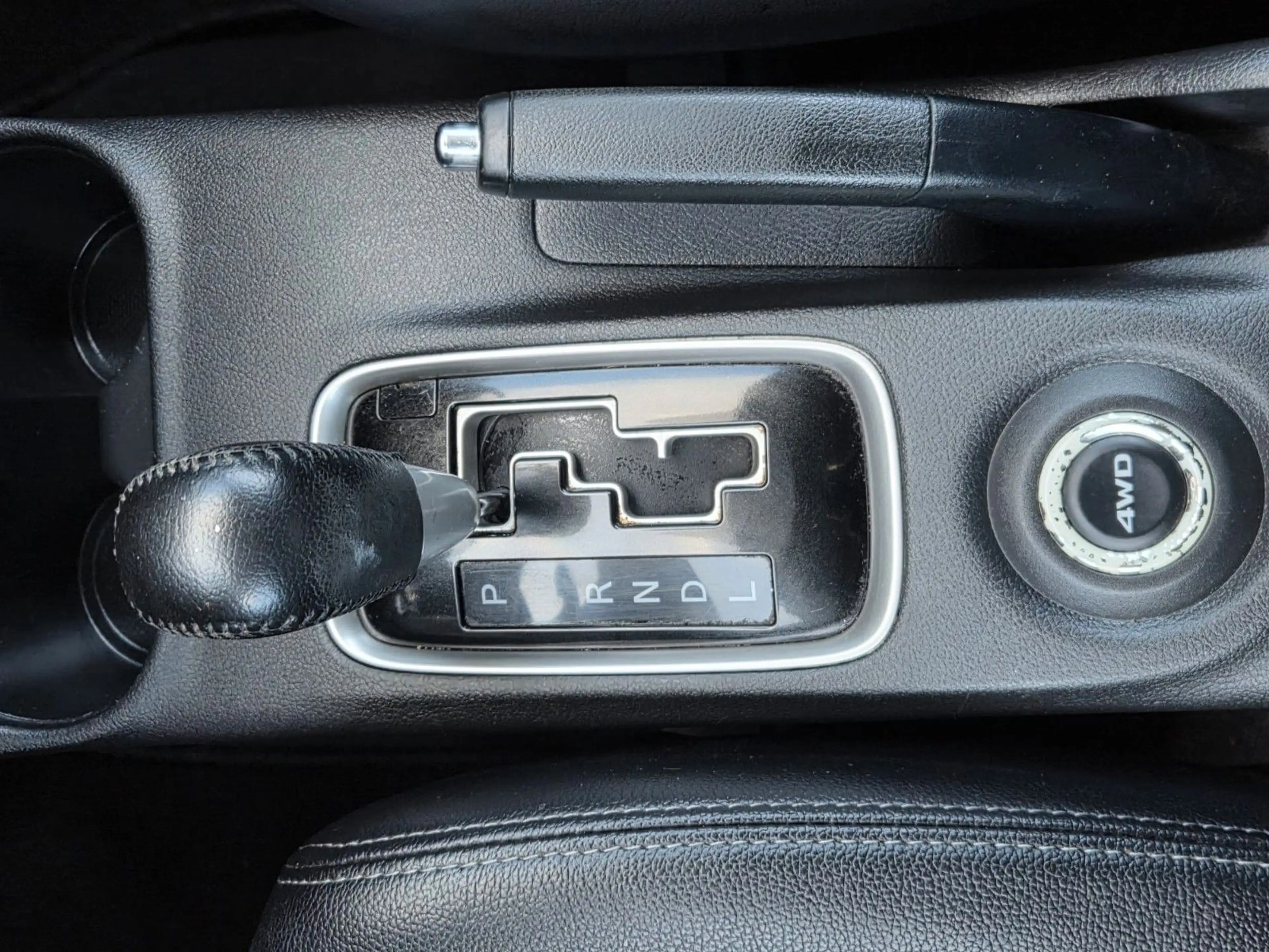 Mitsubishi Outlander Diamant Edition 4WD 2.2 D/KLIMA/AHK — photo 10