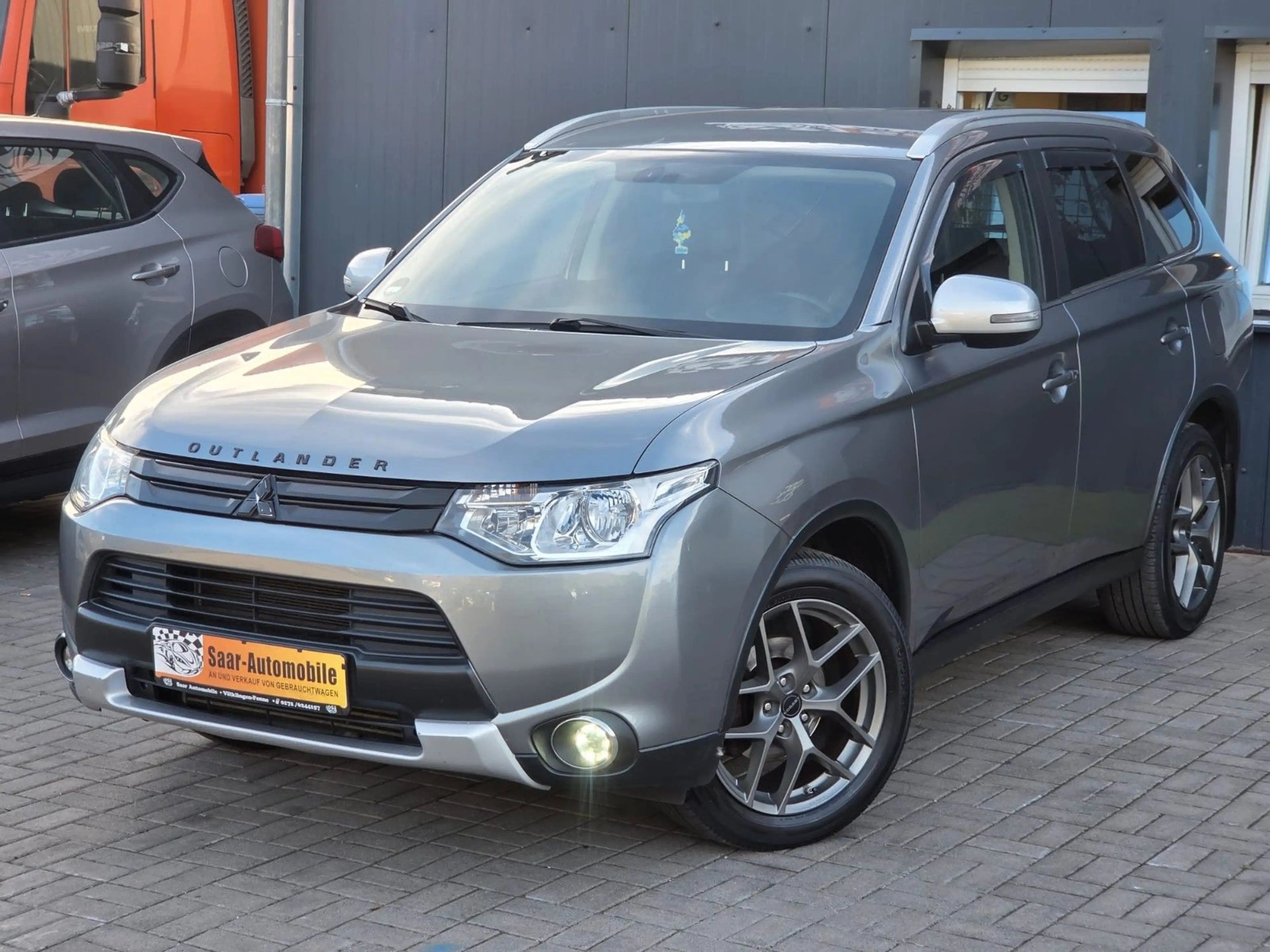 Mitsubishi Outlander Diamant Edition 4WD 2.2 D/KLIMA/AHK — photo 3
