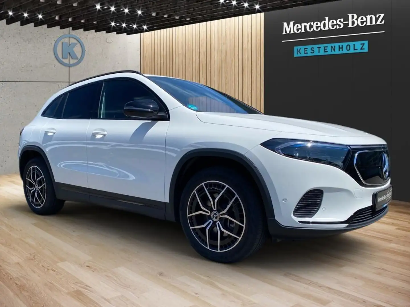 Mercedes-Benz EQA 300 4MATIC *NIGHT*MBUX*KAMERA*CARPLAY*NAVI* Weiß - 2