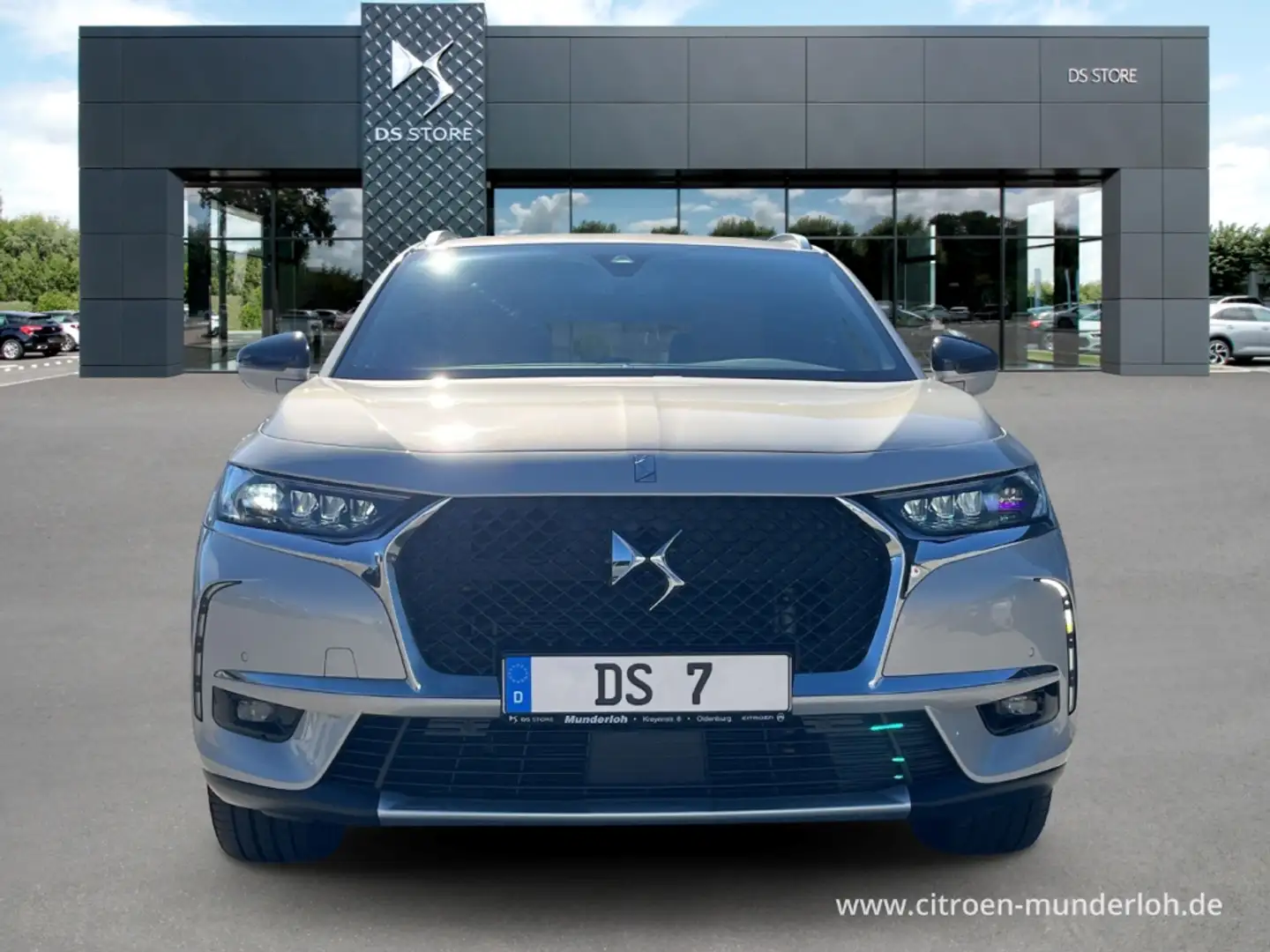 DS Automobiles DS 7 Crossback Grand Chic 2.0 BlueHDi 180 Panorama Navi Grau - 2