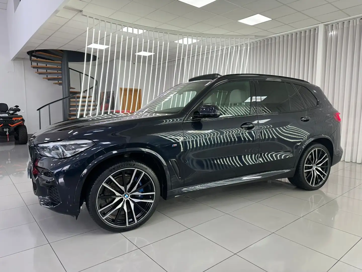 BMW X5 xDrive 30dA Bleu - 2