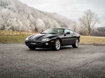 XK8 4.2i V8