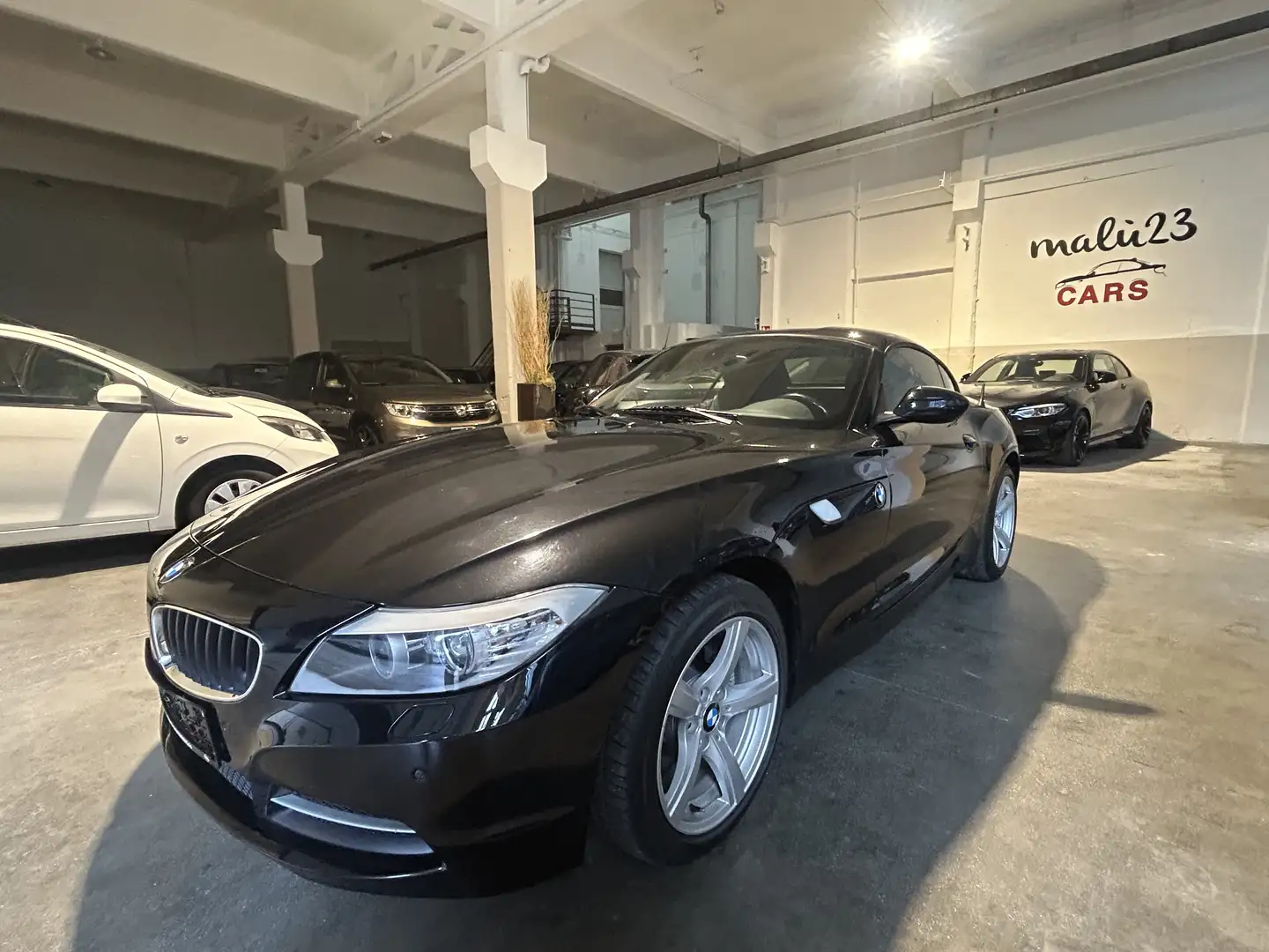 BMW Z4 sdrive20i Zwart - 2