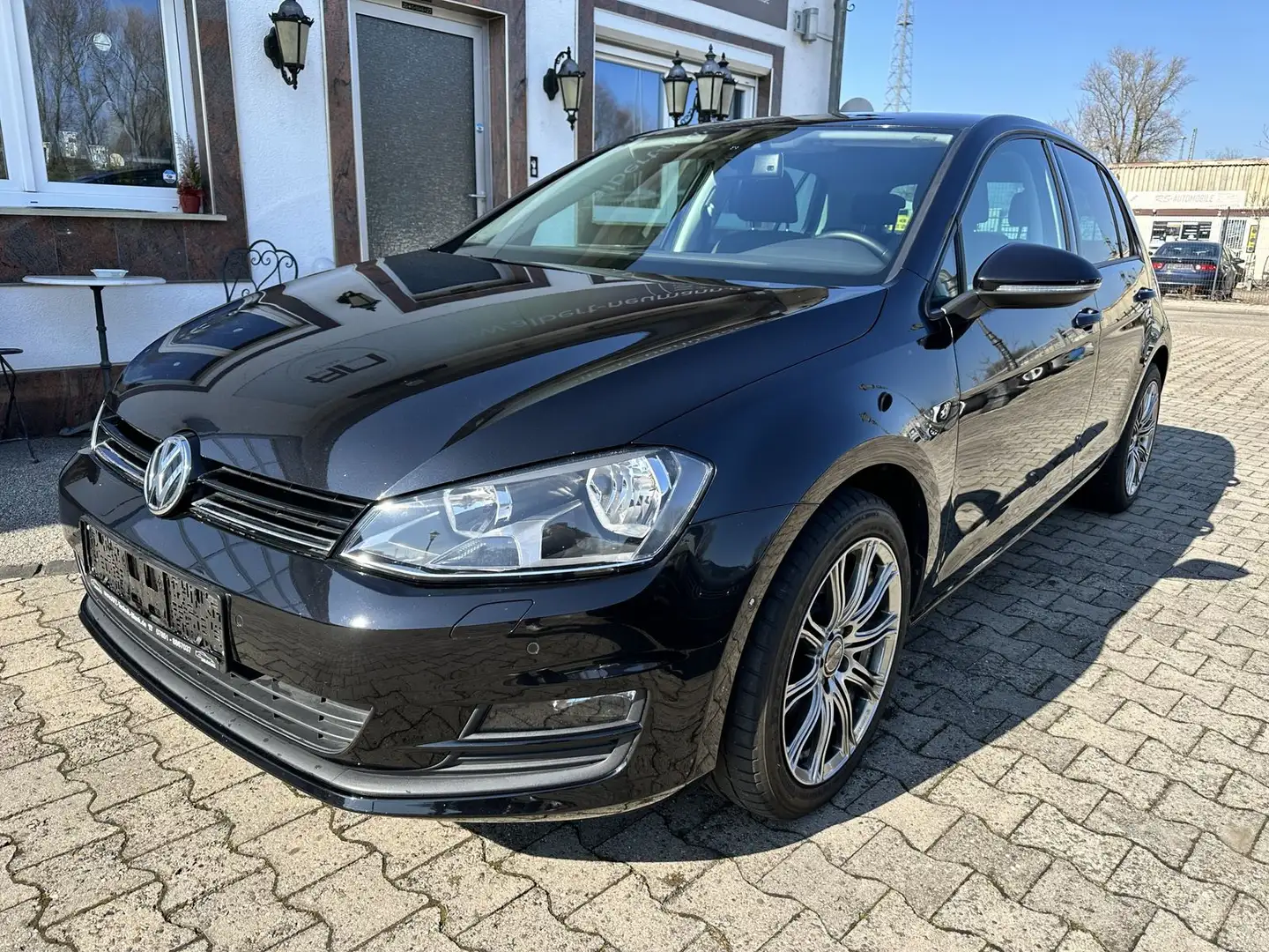 Volkswagen Golf 1.2 TSI BlueMotion Technology Cup Zwart - 2