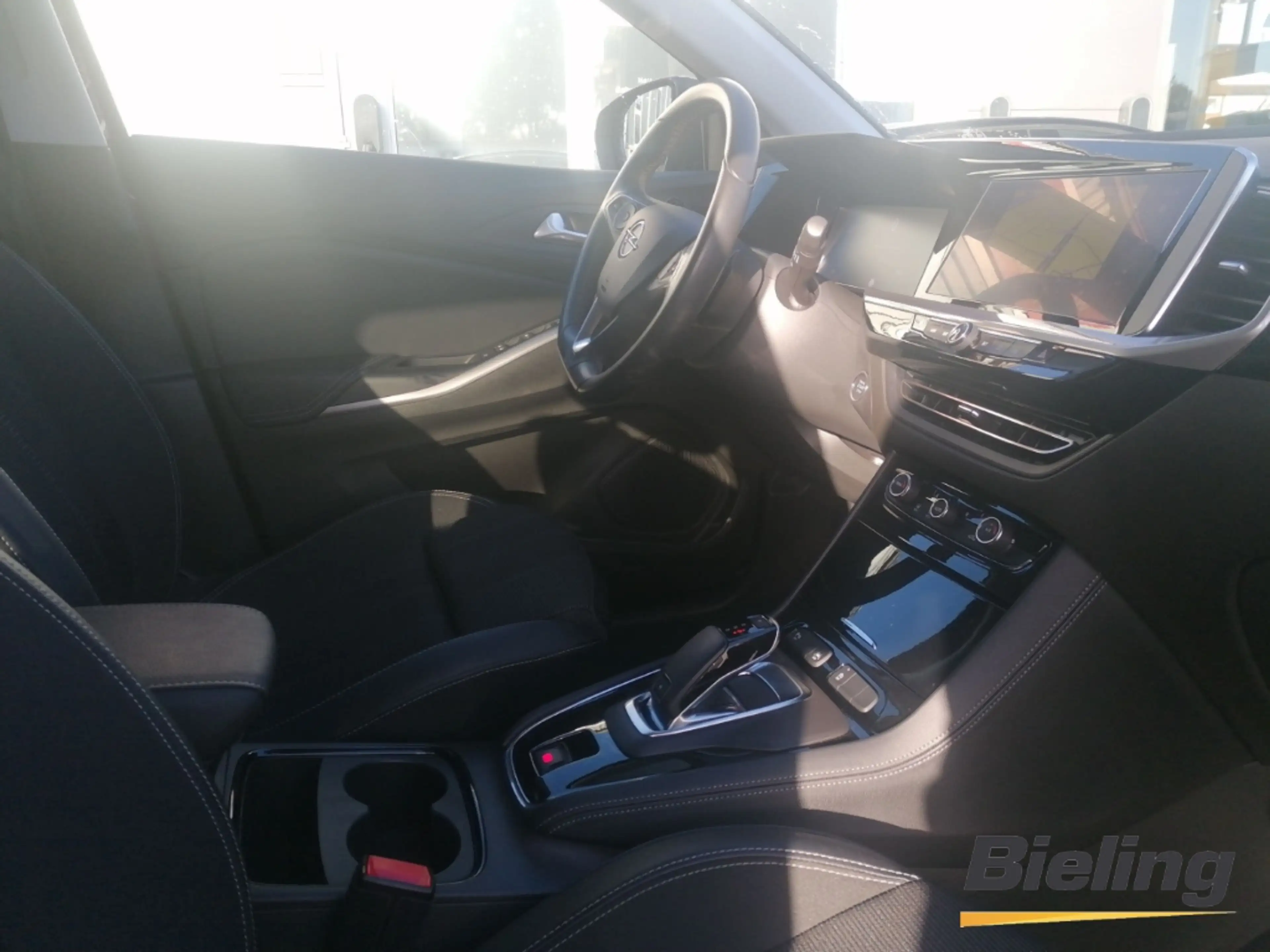 Opel Grandland , Elegance, 1.2 Direct Injection Turbo 96 — photo 6