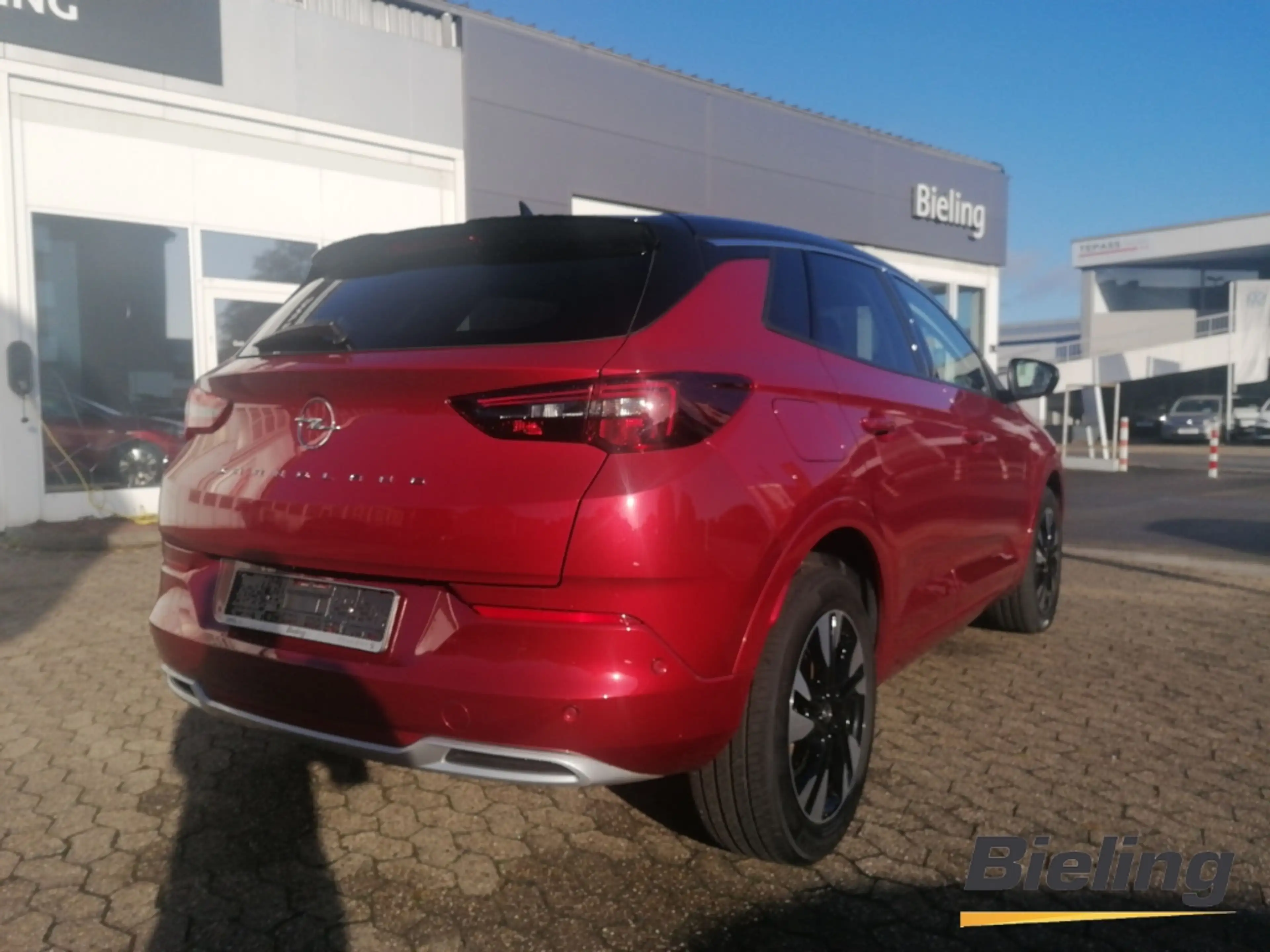 Opel Grandland , Elegance, 1.2 Direct Injection Turbo 96 — photo 3