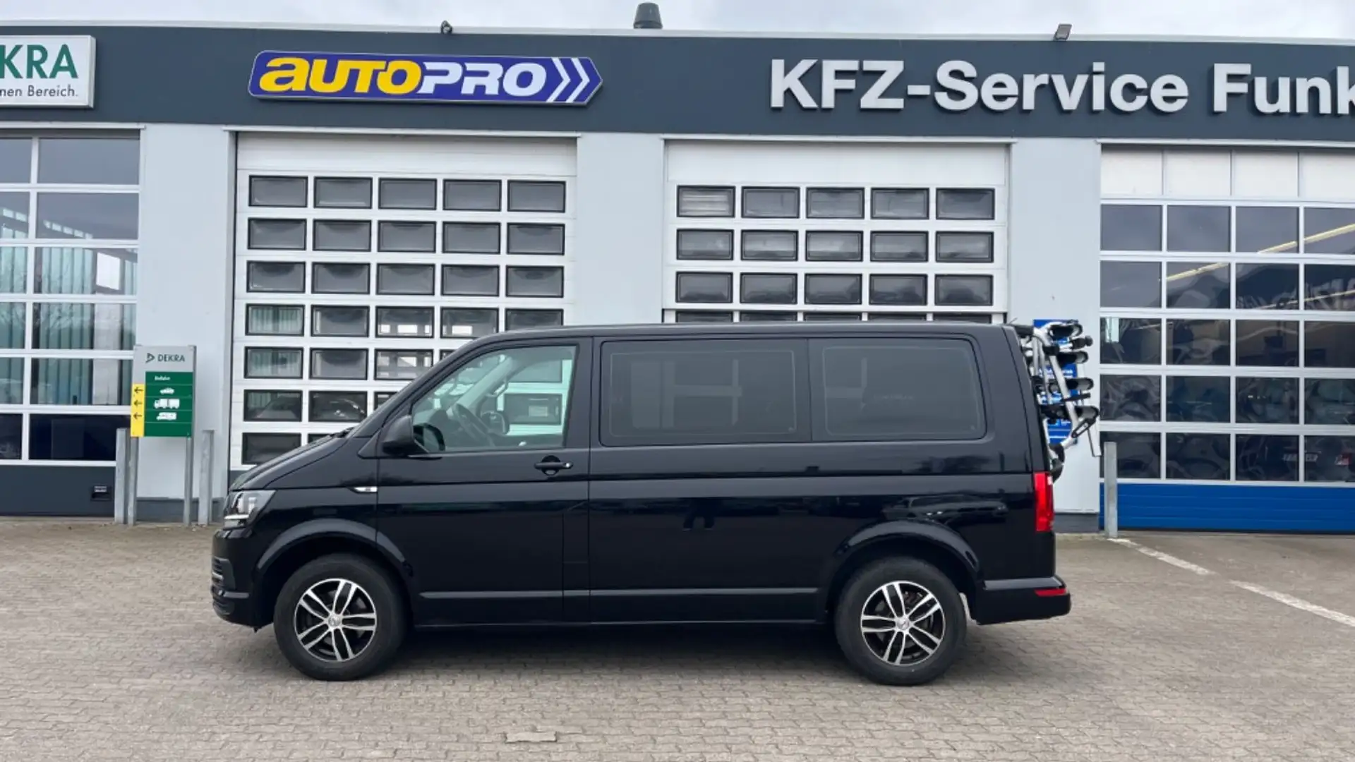 Volkswagen T6 Multivan Trendline,1.Hd,AHK,AppleCar,Klima Schwarz - 1