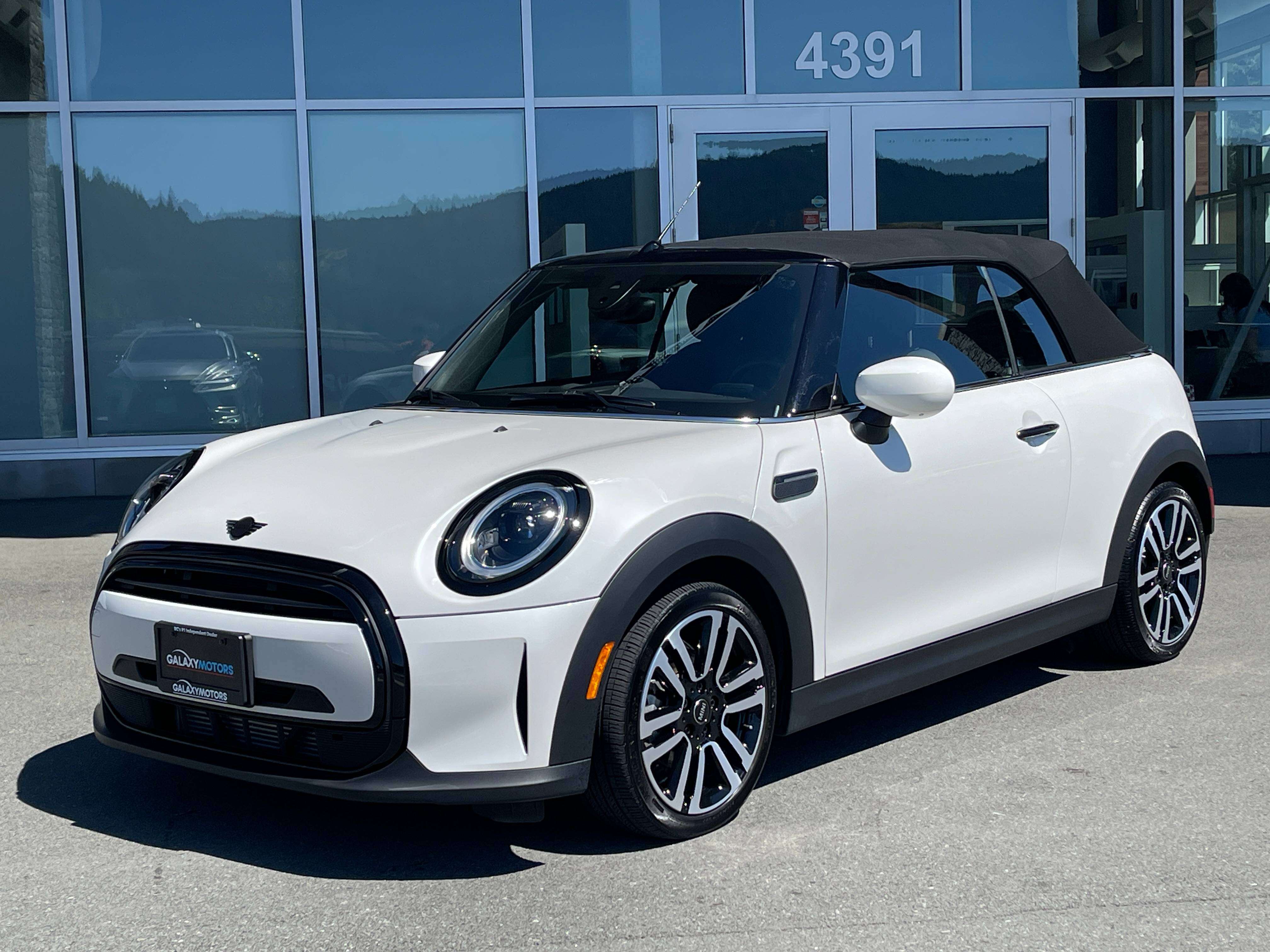 2024 MINI Convertible Cooper - No Accidents, Low Kms & Fog Lights