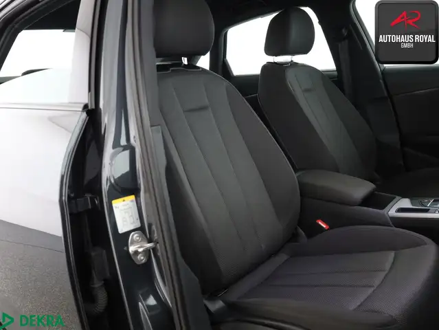 Audi A4 view 11