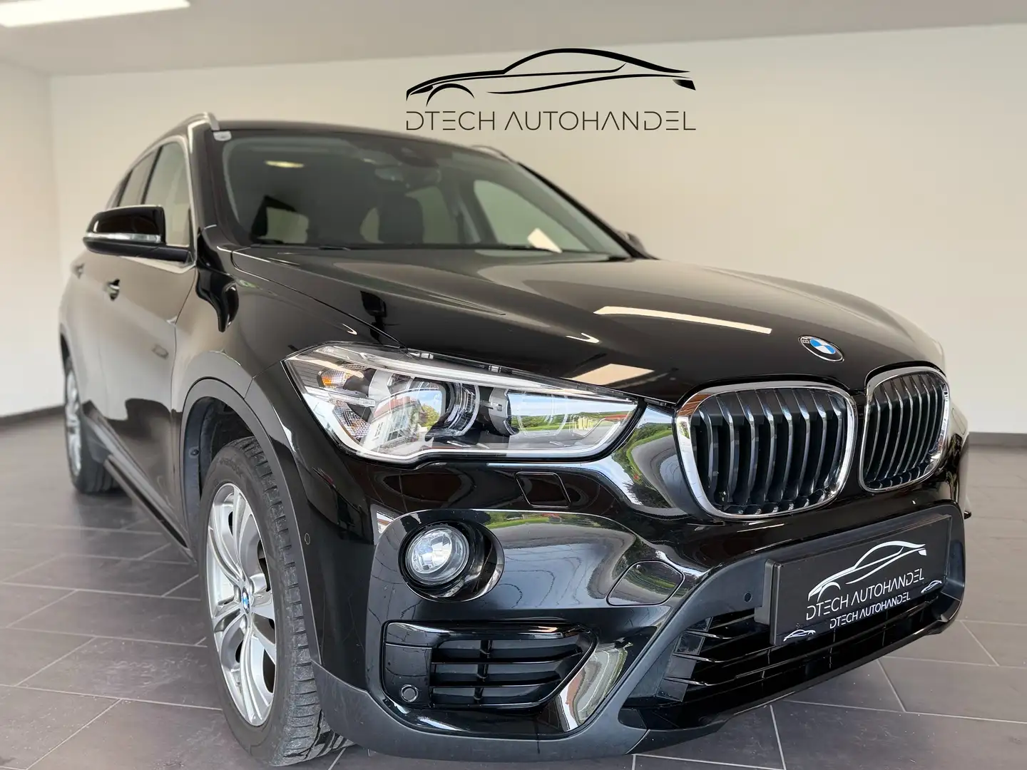 BMW X1 xDrive 18 d Sport Line/HUD/LED/RFK/SPORTSITZE Schwarz - 1