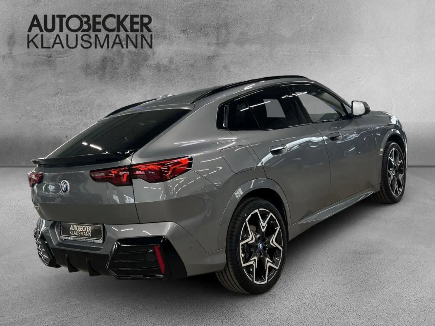 BMW X2 eDrive20 M Sport LMR 20'' AD AHK-klappbar Navi dig Grau - 2