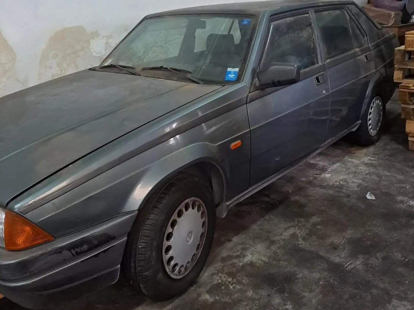 Alfa Romeo 75 75 1.6 ie Grigio - 2