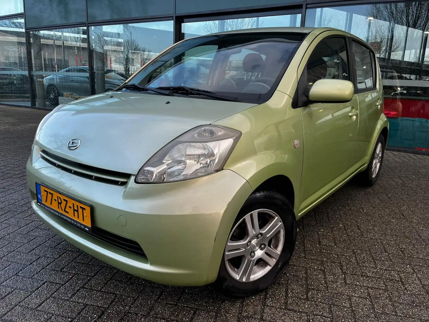 Daihatsu Sirion 2 1.3-16V Comfort Verde - 1