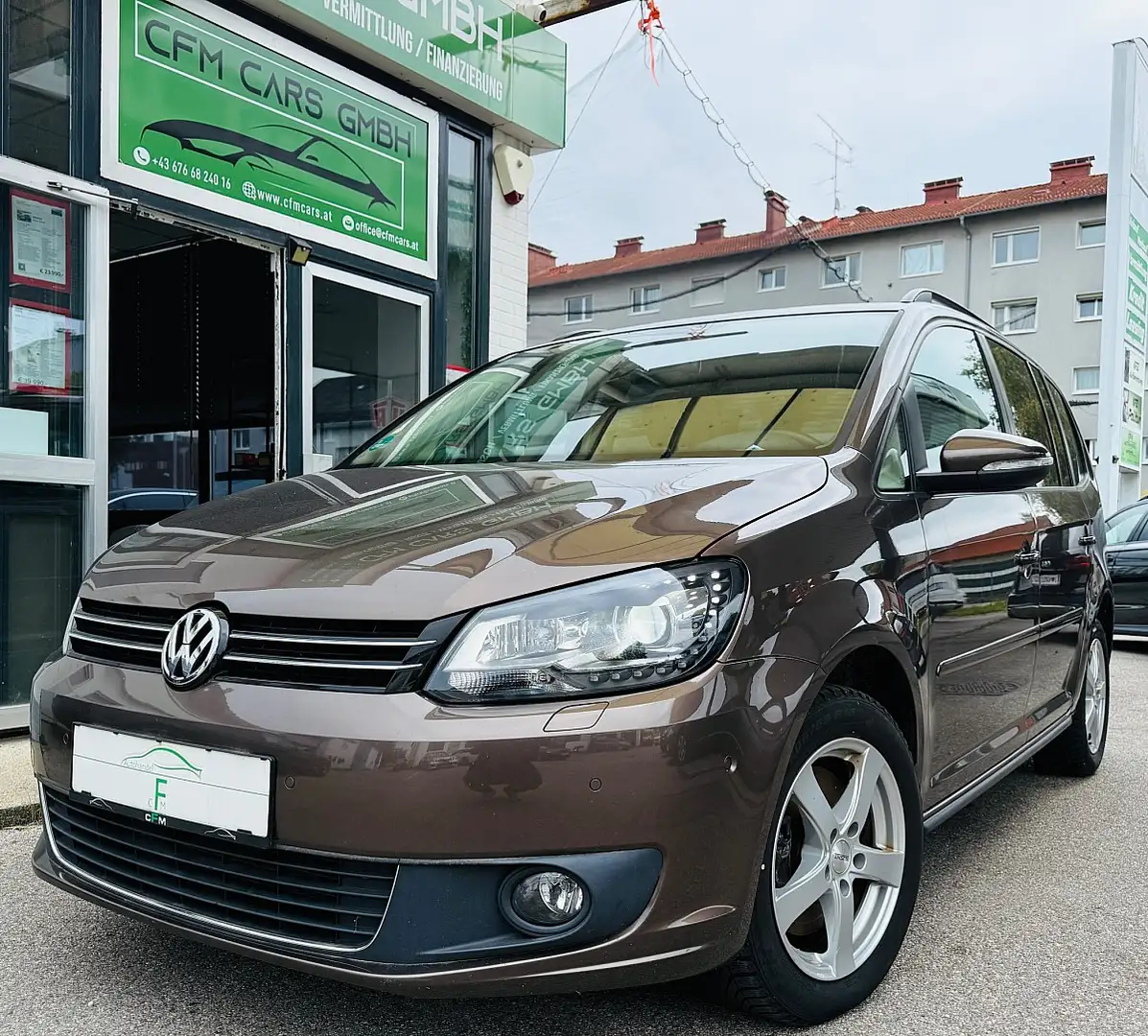Volkswagen Touran Karat 2,0 BMT TDI DSG Braun - 1