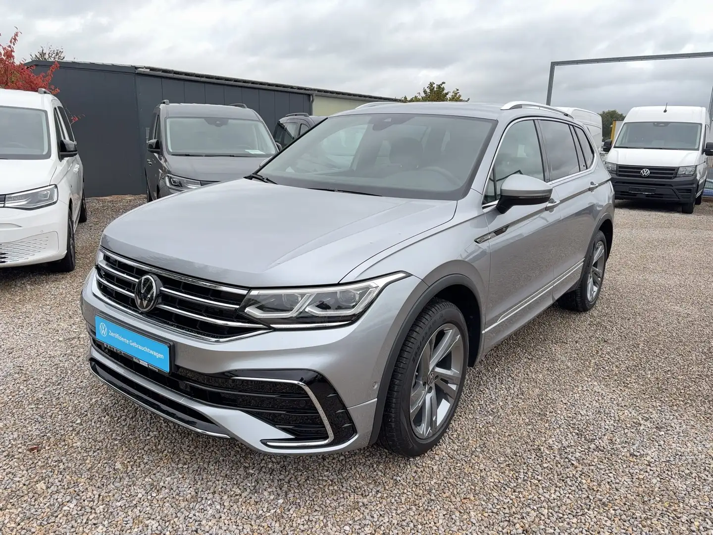 Volkswagen Tiguan Allspace R-Line TSi DSG 4M CarPlay+Matrix Silber - 2
