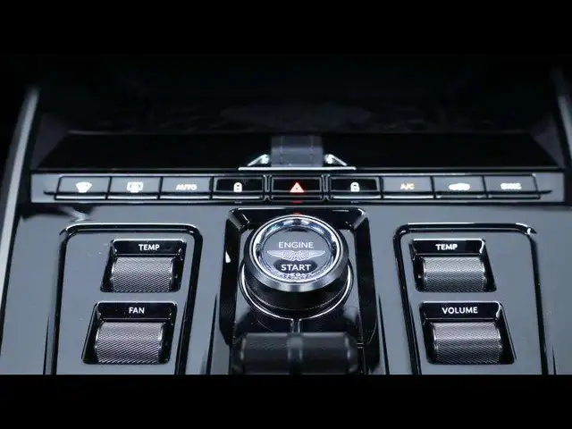 Aston Martin DBX 707 V8