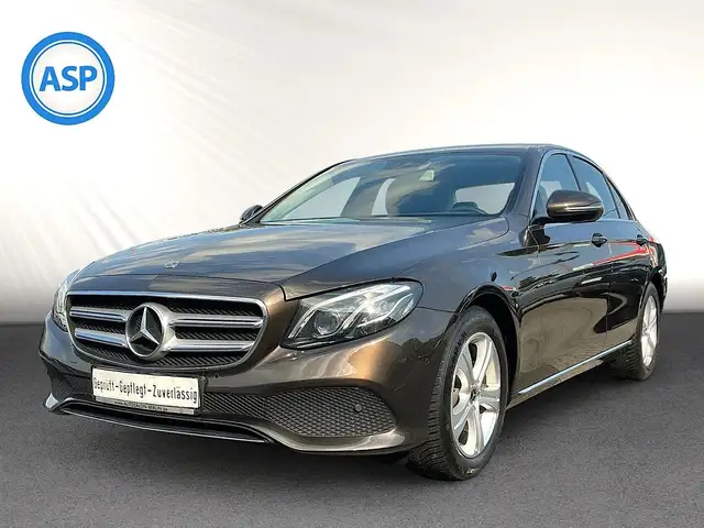 Mercedes-Benz E 200