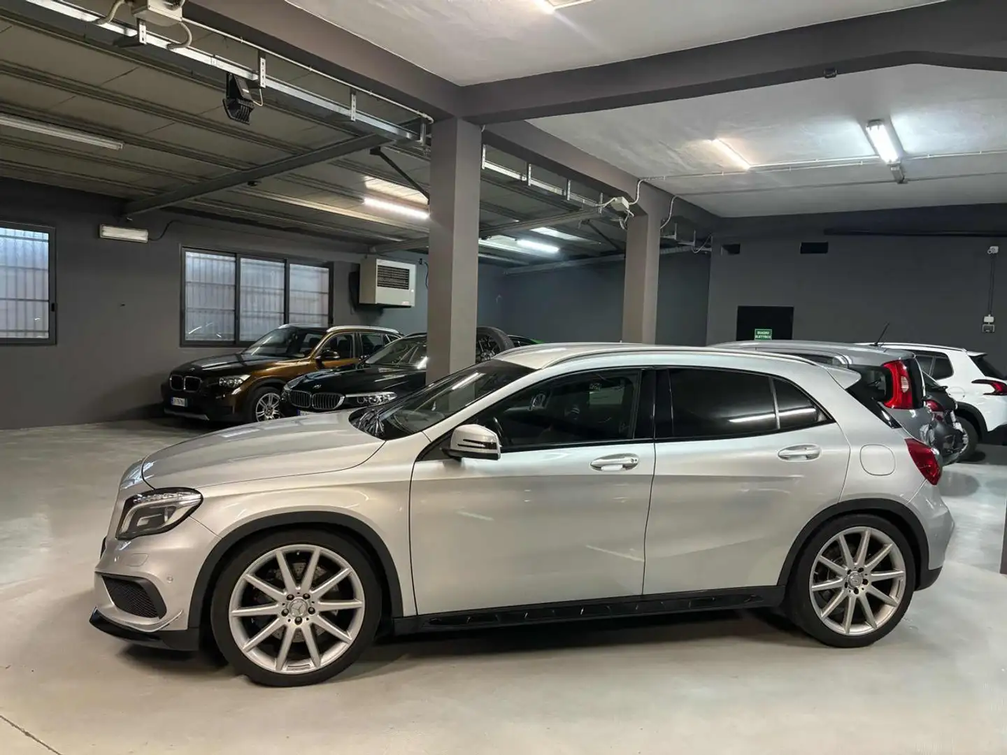 Mercedes-Benz GLA 45 AMG 4Matic Argent - 2