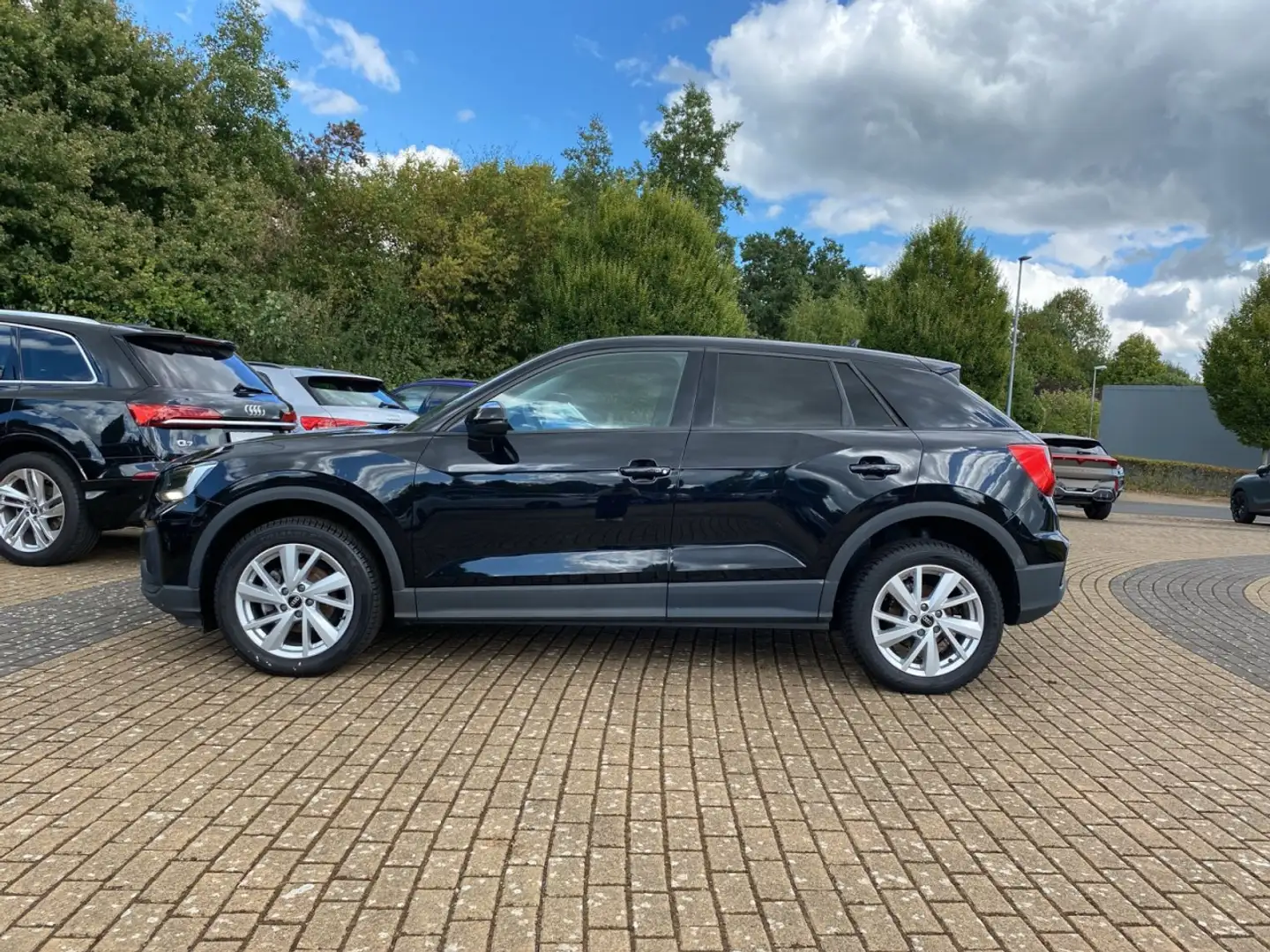 Audi Q2 35 TFSI S-Tronic*RFK*LED*AW-REIFEN*PDC*SHZ* Klima Noir - 2