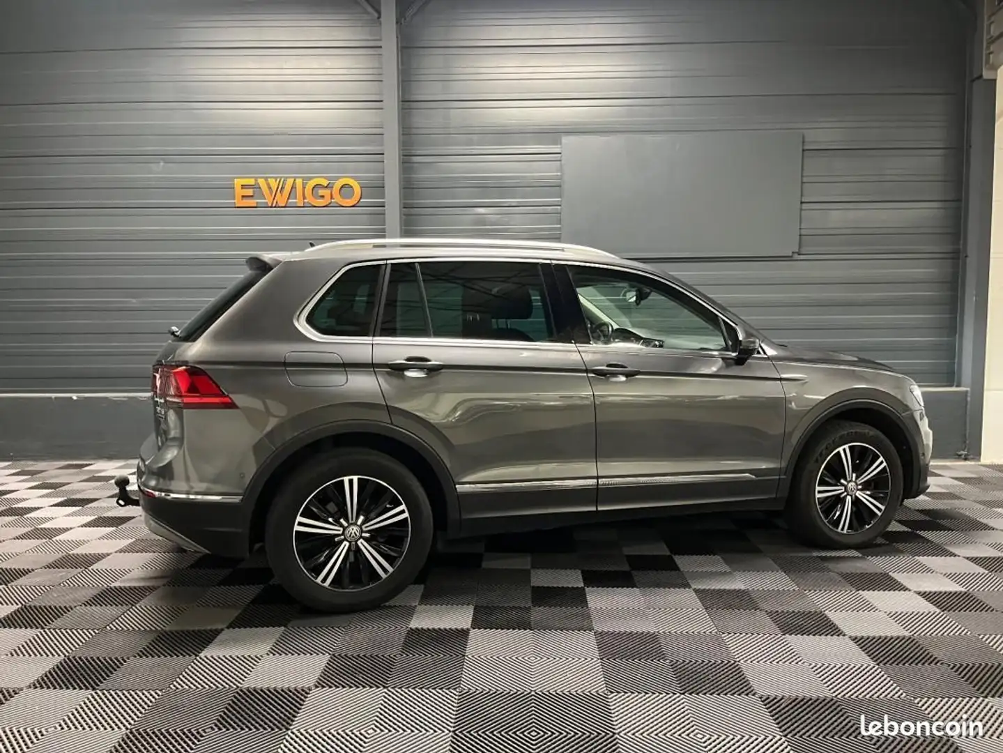 Volkswagen Tiguan 2.0 TSI 180 BLUEMOTION CARAT 4MOTION DSG BVA Grau - 2