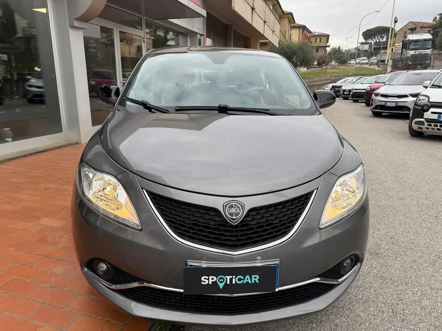 Lancia Ypsilon Ypsilon 1.2 69 CV 5 porte Gold Grigio - 2