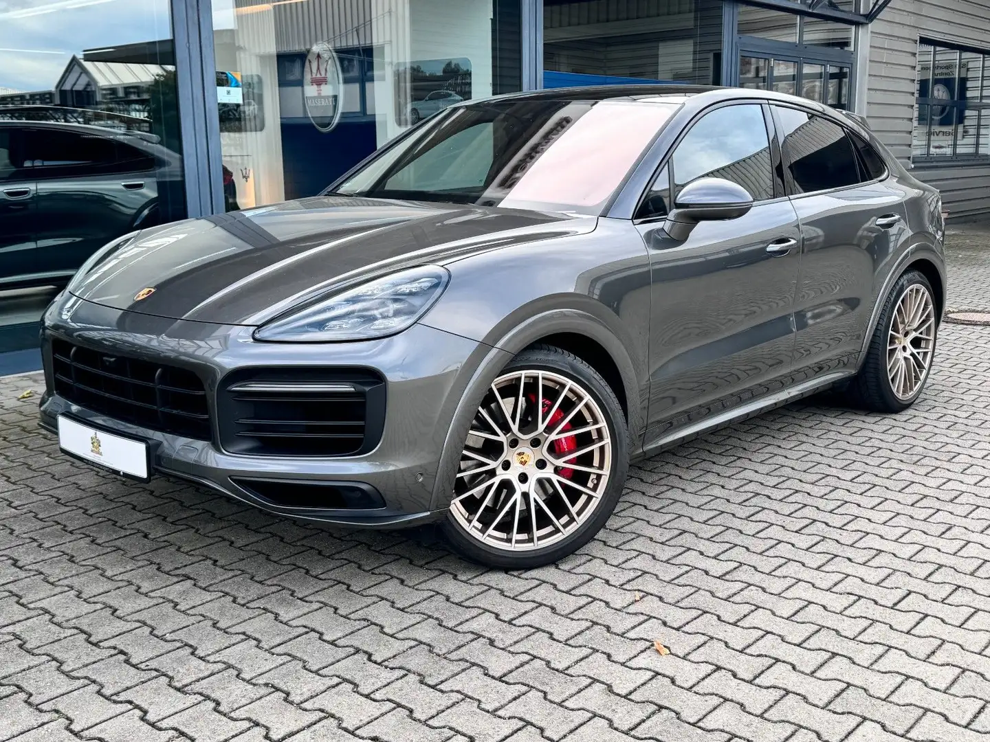 Porsche Cayenne 4.0 V8 GTS/ Erstbesitz/Garantie Grau - 1