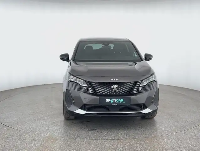 Peugeot 3008 view 2