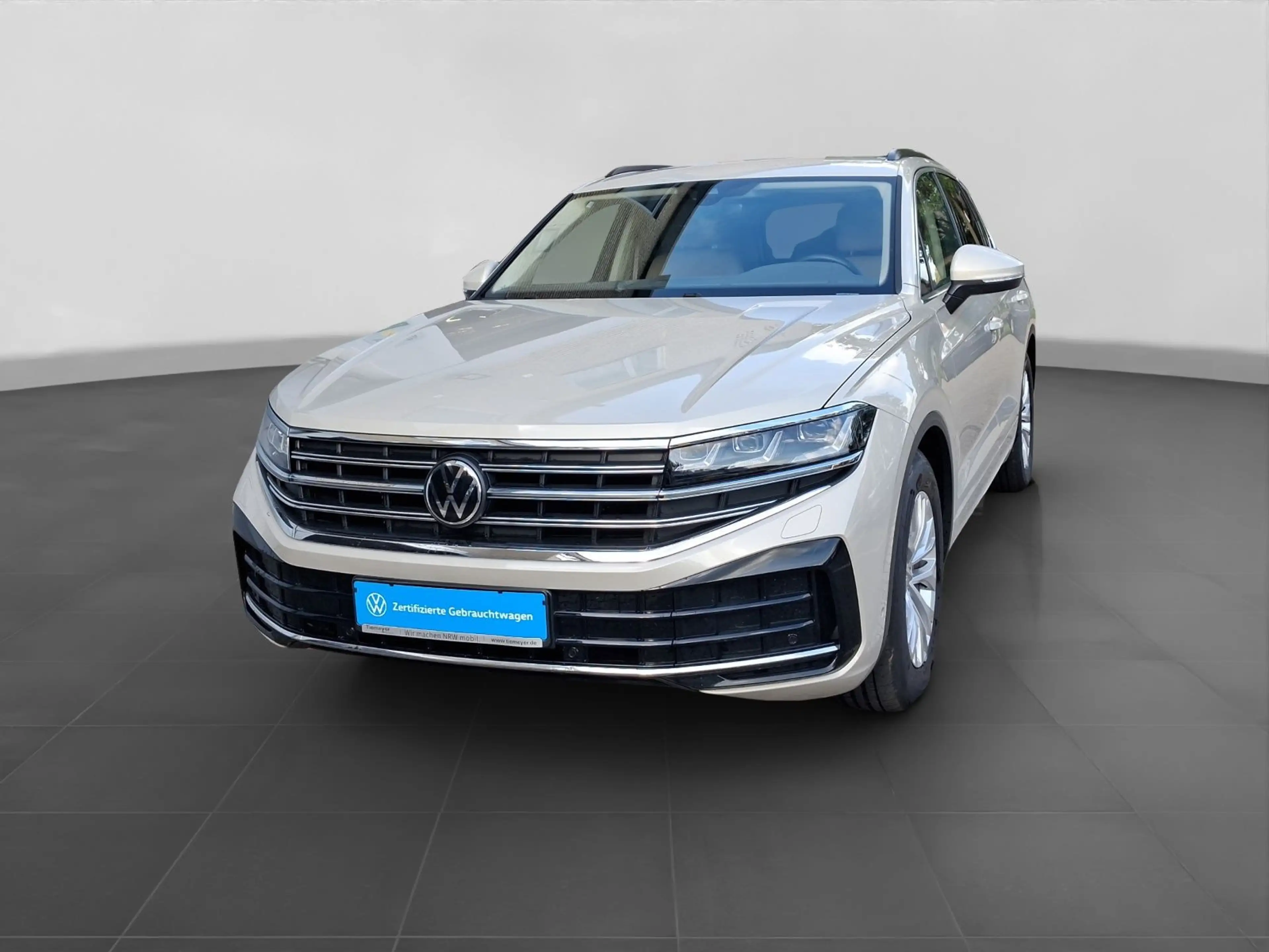 Volkswagen Touareg 3.0 TDI DSG 4M ELEGANCE STANDHZG LEDER A — photo 2