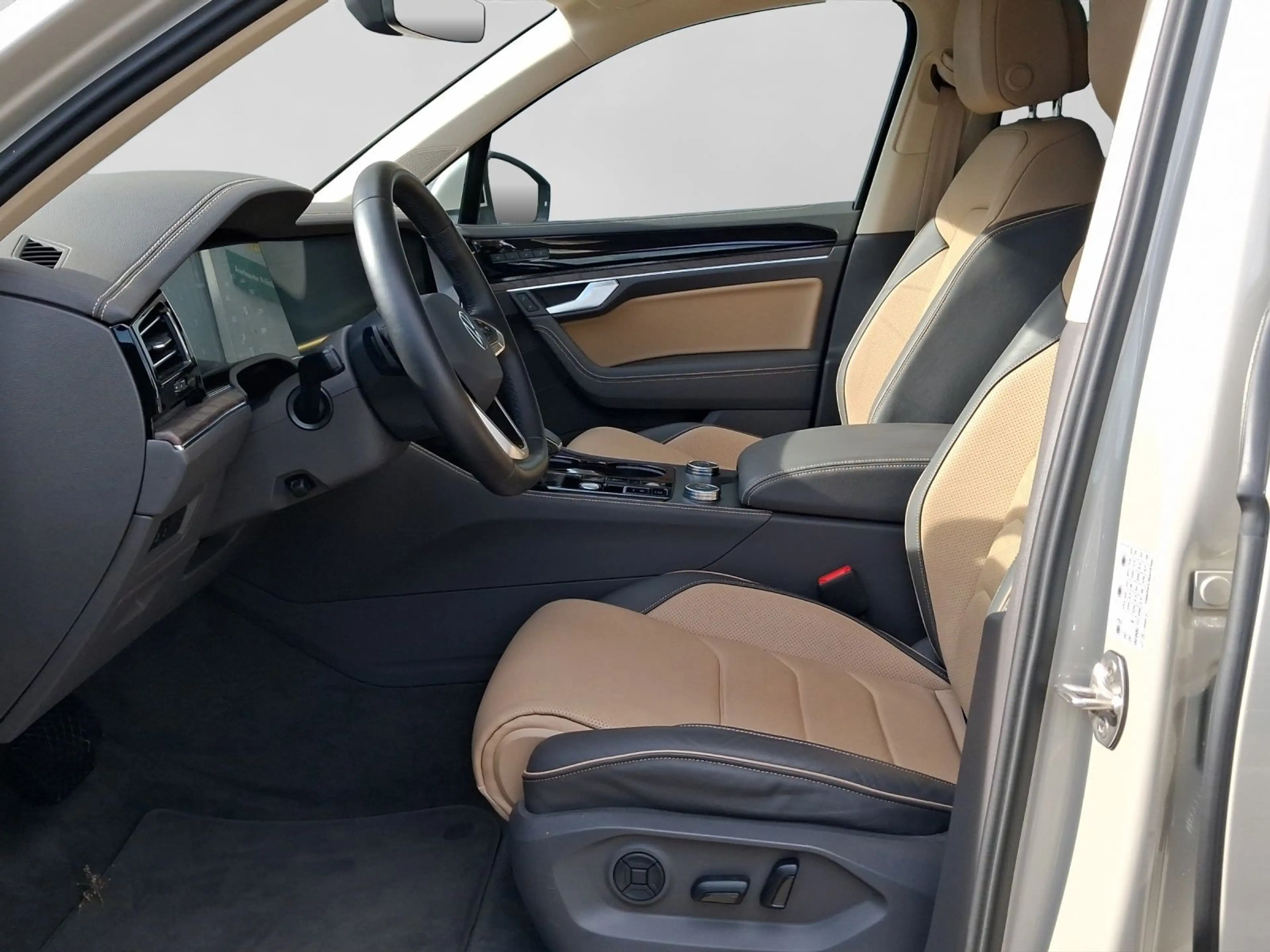 Volkswagen Touareg 3.0 TDI DSG 4M ELEGANCE STANDHZG LEDER A — photo 13