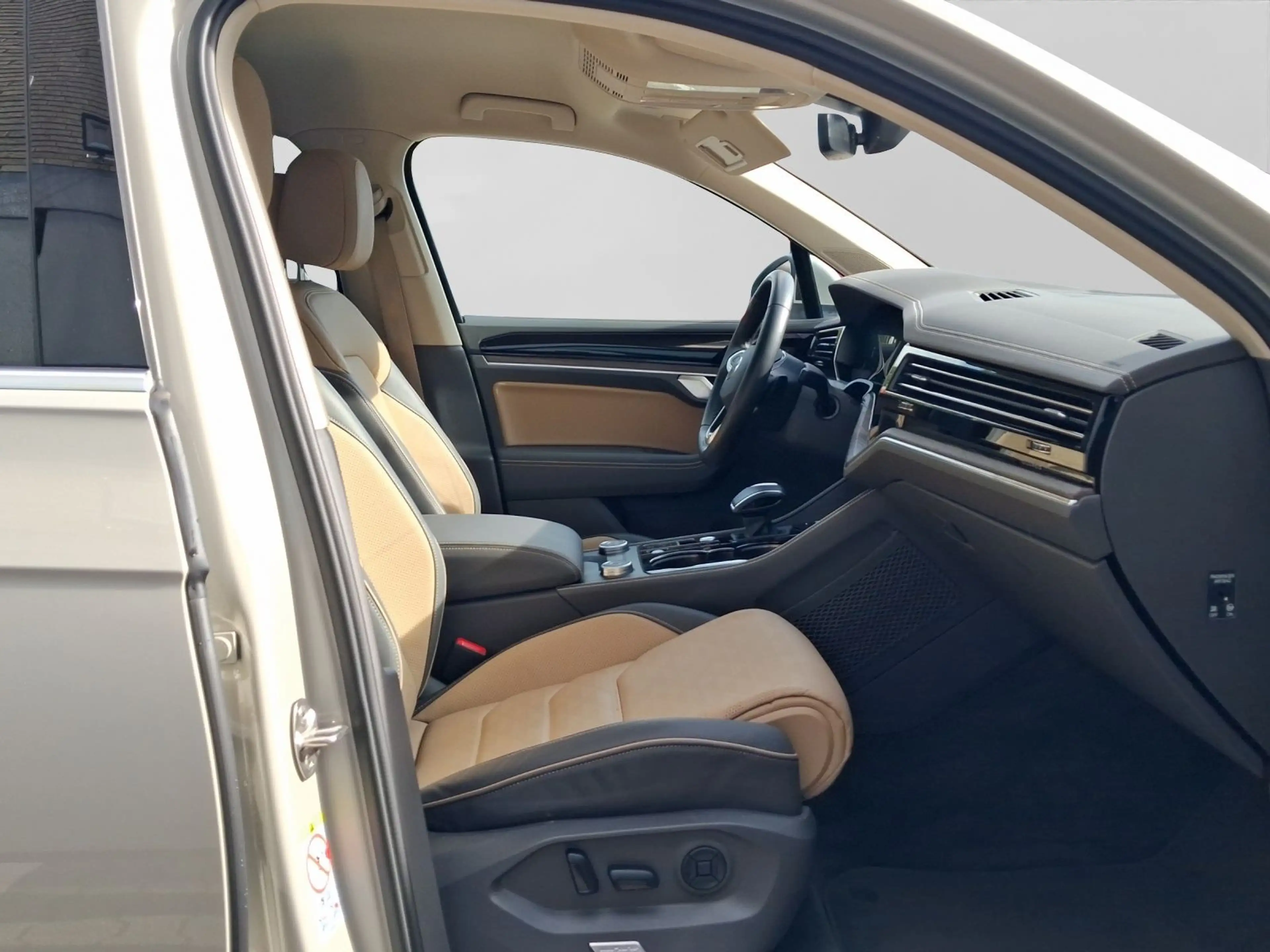 Volkswagen Touareg 3.0 TDI DSG 4M ELEGANCE STANDHZG LEDER A — photo 14