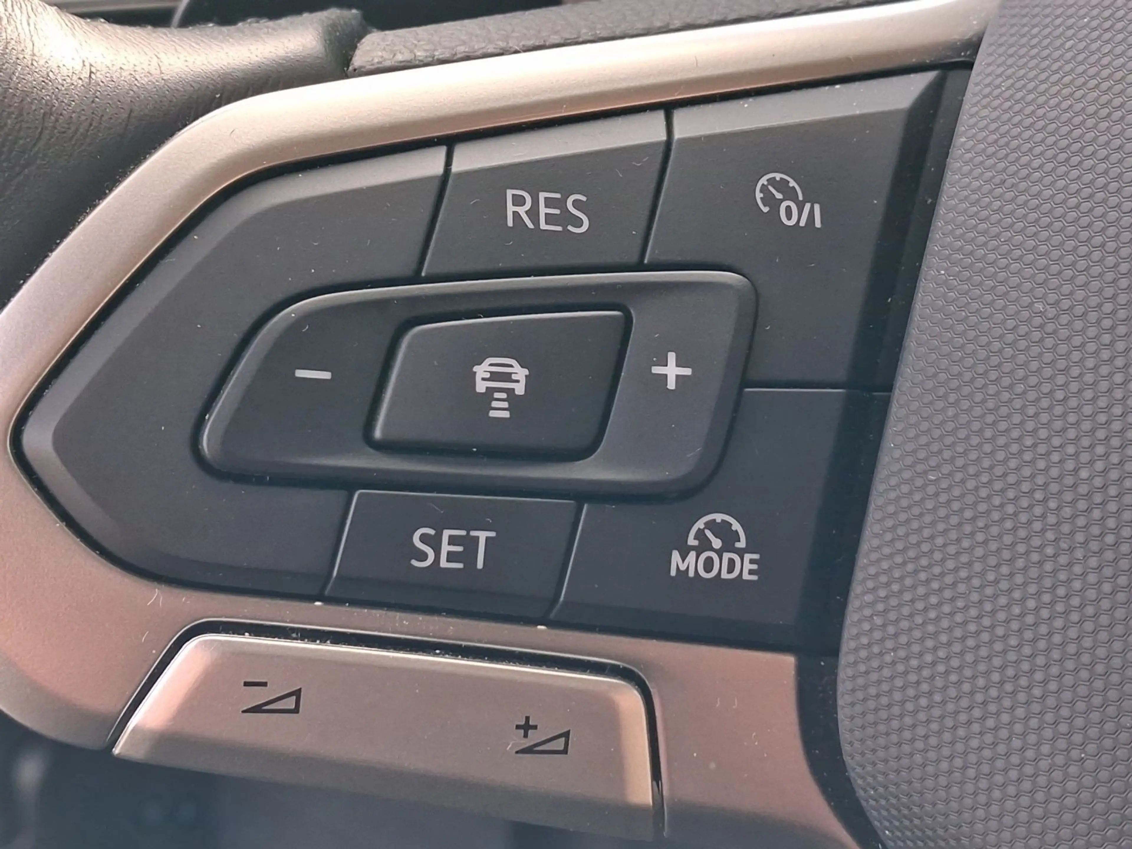 Volkswagen Touareg 3.0 TDI DSG 4M ELEGANCE STANDHZG LEDER A — photo 11