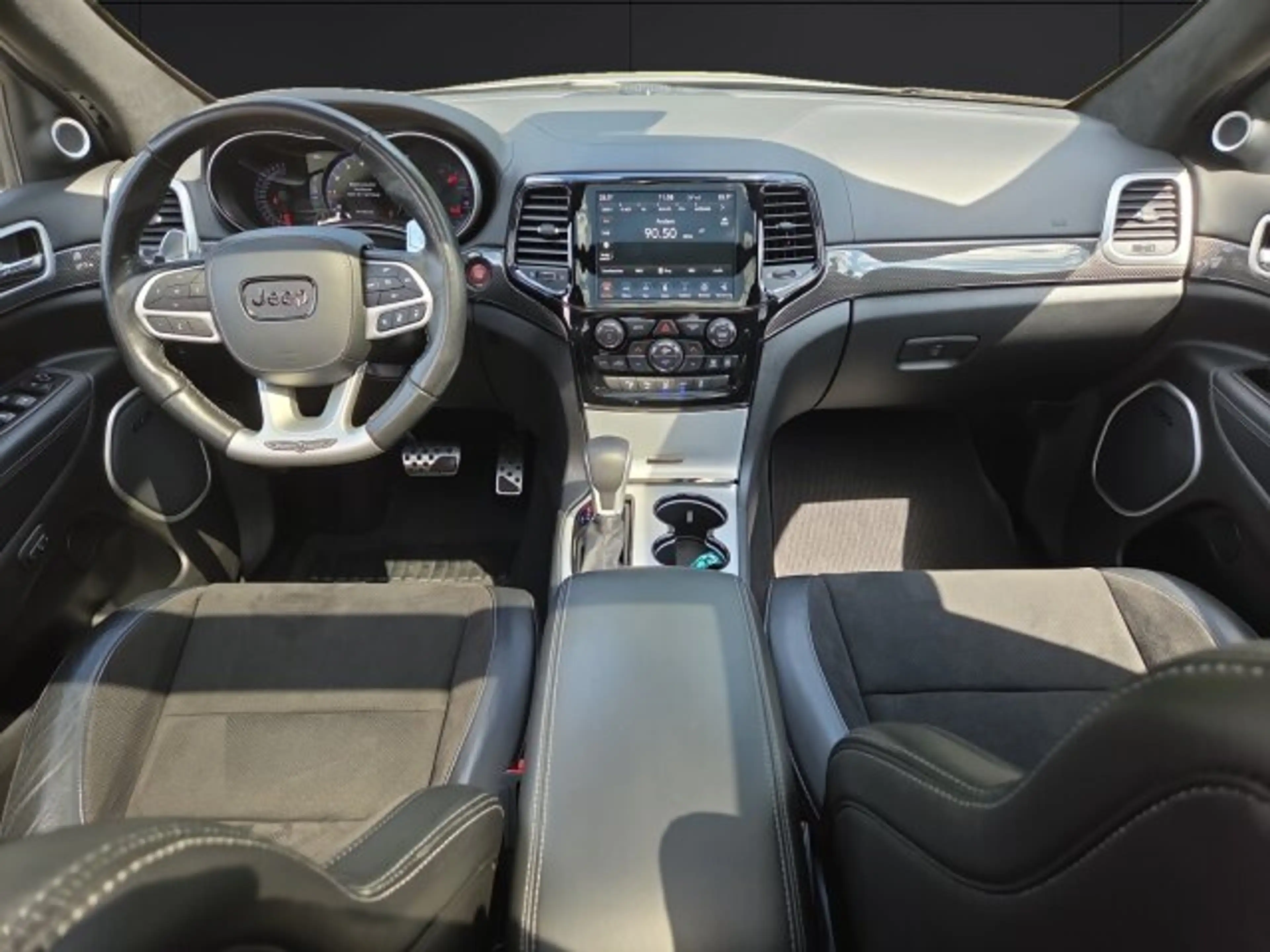 Jeep Grand Cherokee Grand Cherokee 6.2 V8 Supercharged Trackhawk — photo 12