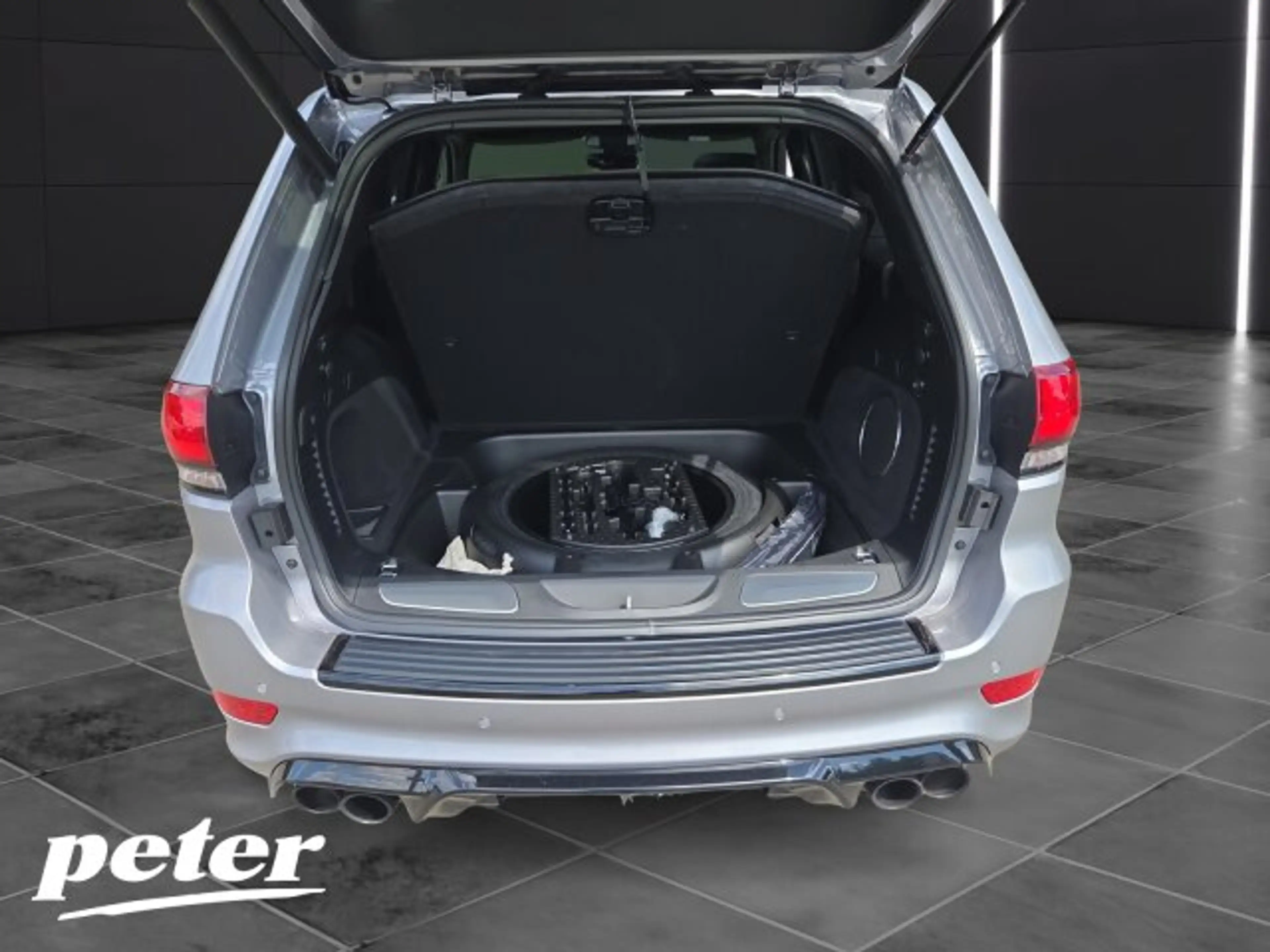 Jeep Grand Cherokee Grand Cherokee 6.2 V8 Supercharged Trackhawk — photo 15
