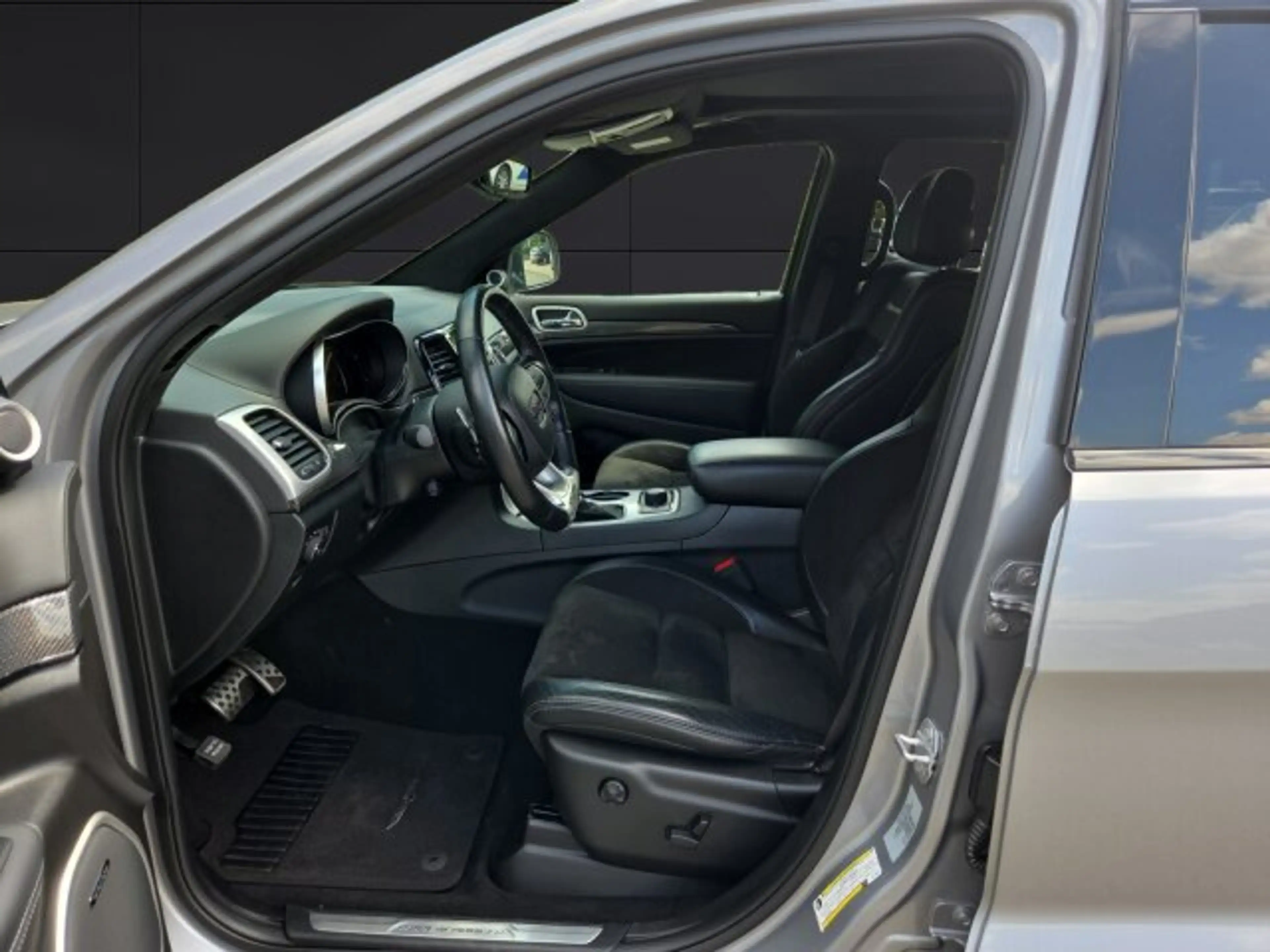 Jeep Grand Cherokee Grand Cherokee 6.2 V8 Supercharged Trackhawk — photo 8