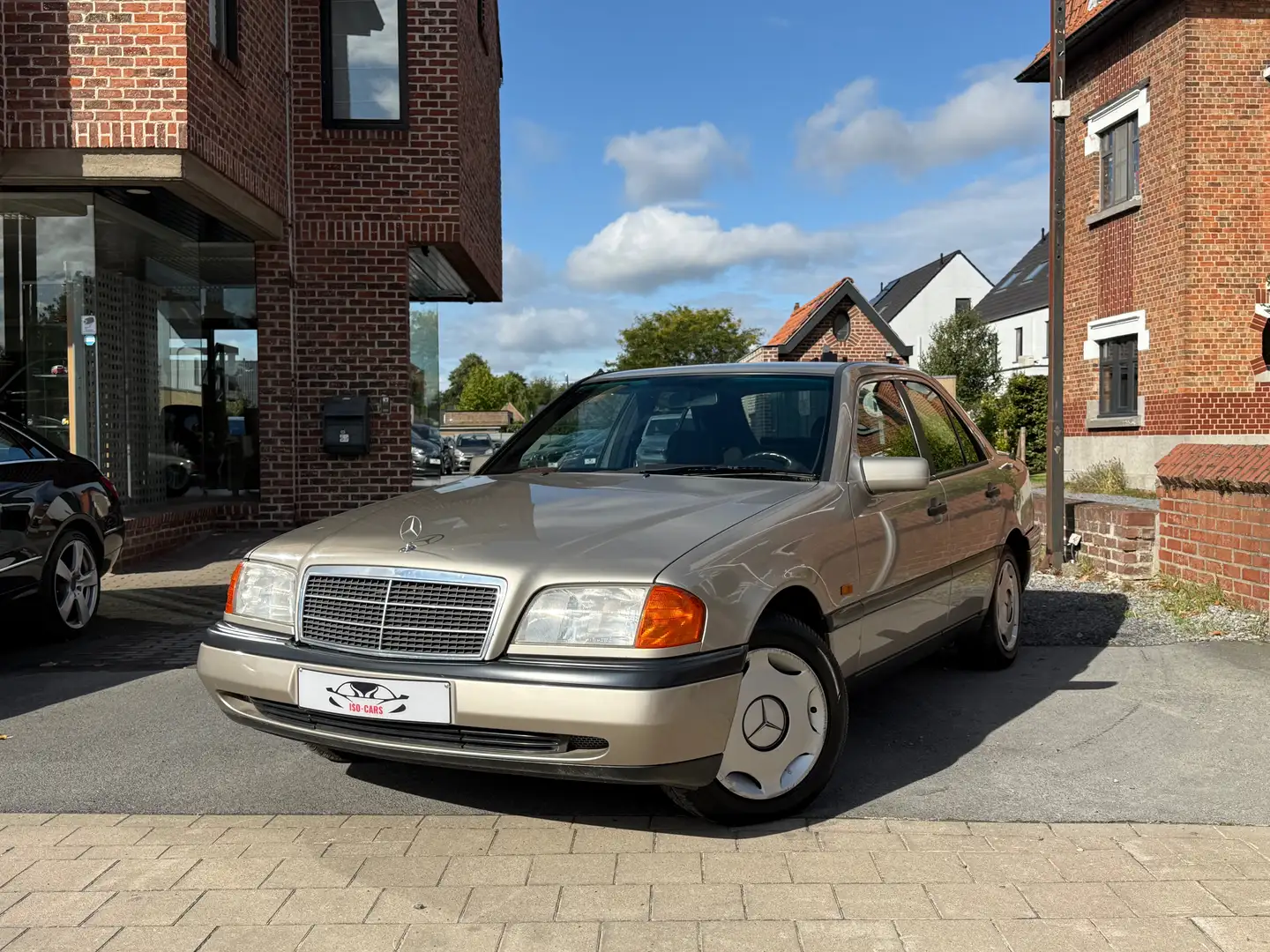 Mercedes-Benz C 180 Classic Brun - 1