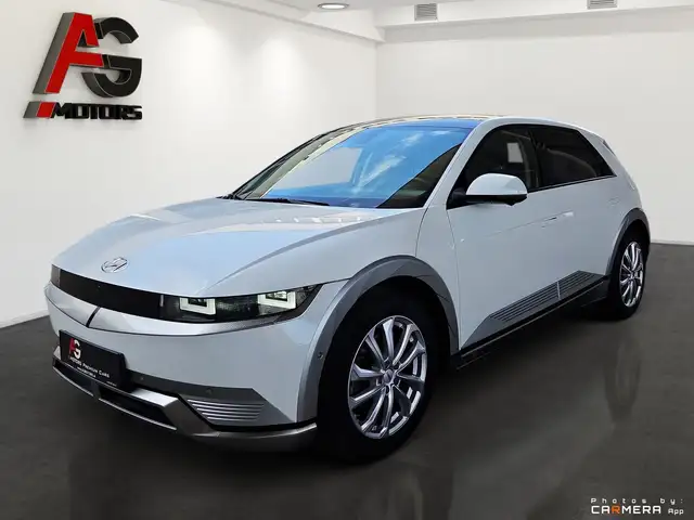 Hyundai Ioniq 5 view 2