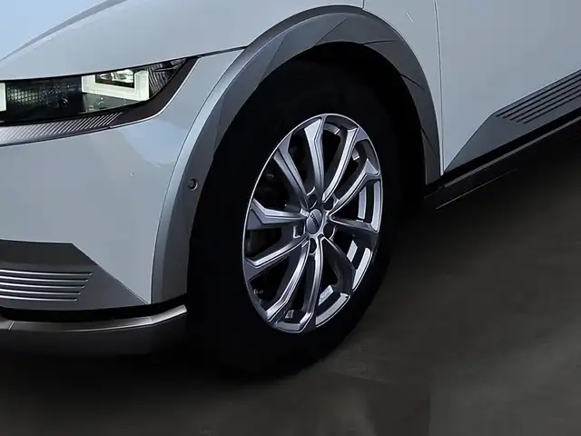 Hyundai Ioniq 5 view 12