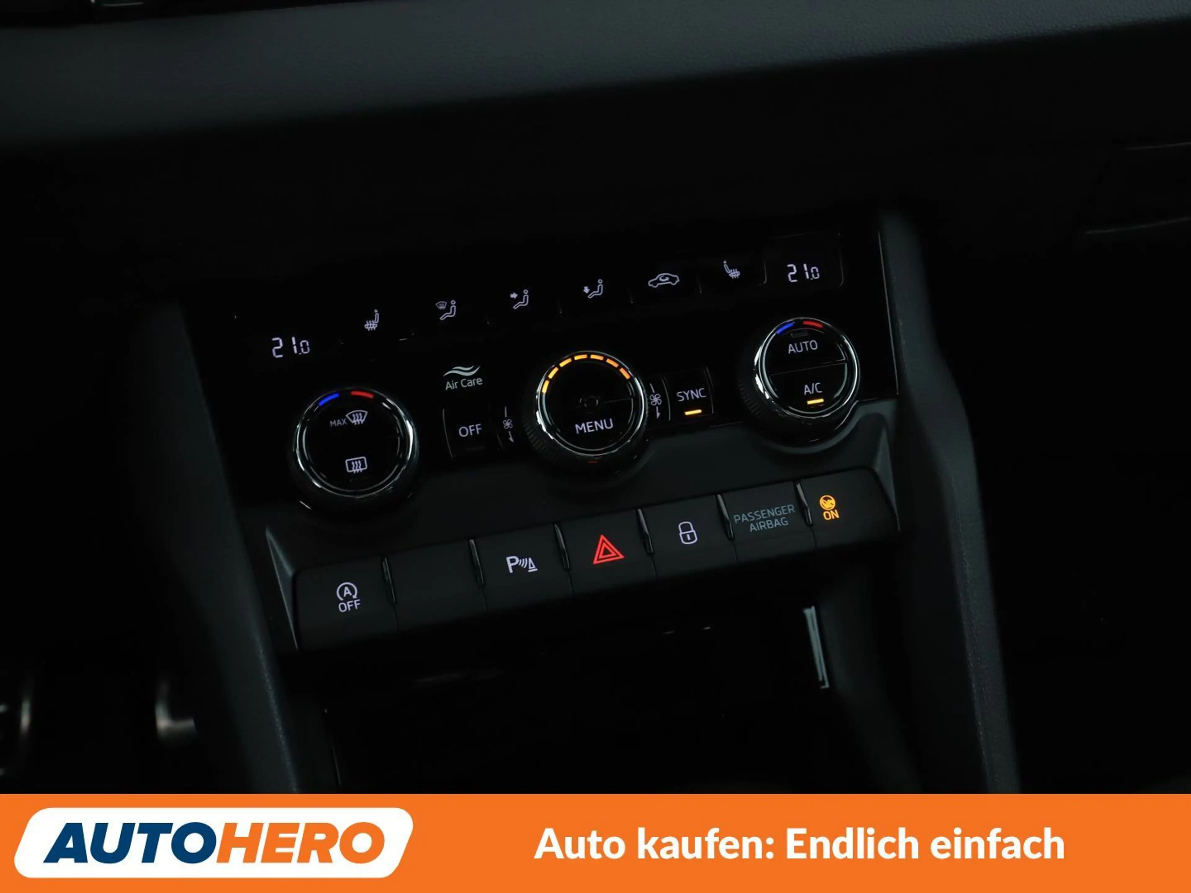 Skoda Karoq 2.0 TDI Sportline 4x4 Aut.*NAVI*CAM*SHZ* — photo 24