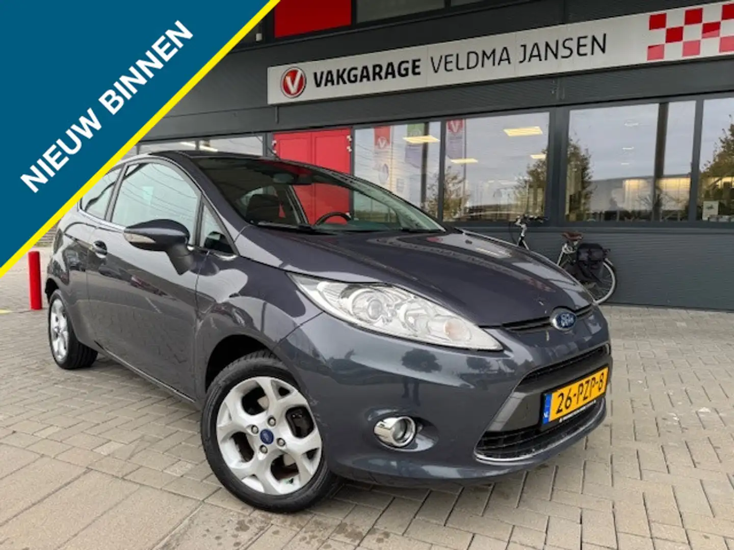 Ford Fiesta 1.25 TITANIUM + AIRCO/LMV Grijs - 1