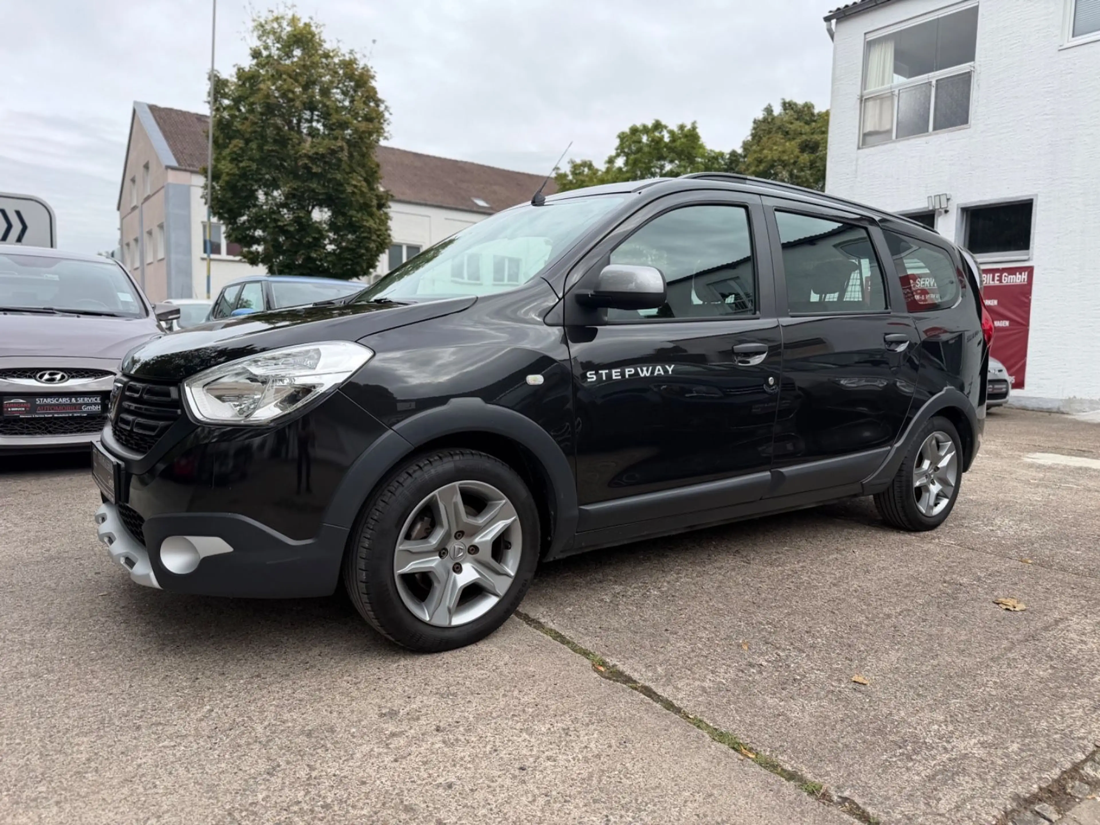 Dacia Lodgy *Stepway-Plus*NAVI*KAMERA*SHZ*AHK*1.HAND* — photo 3