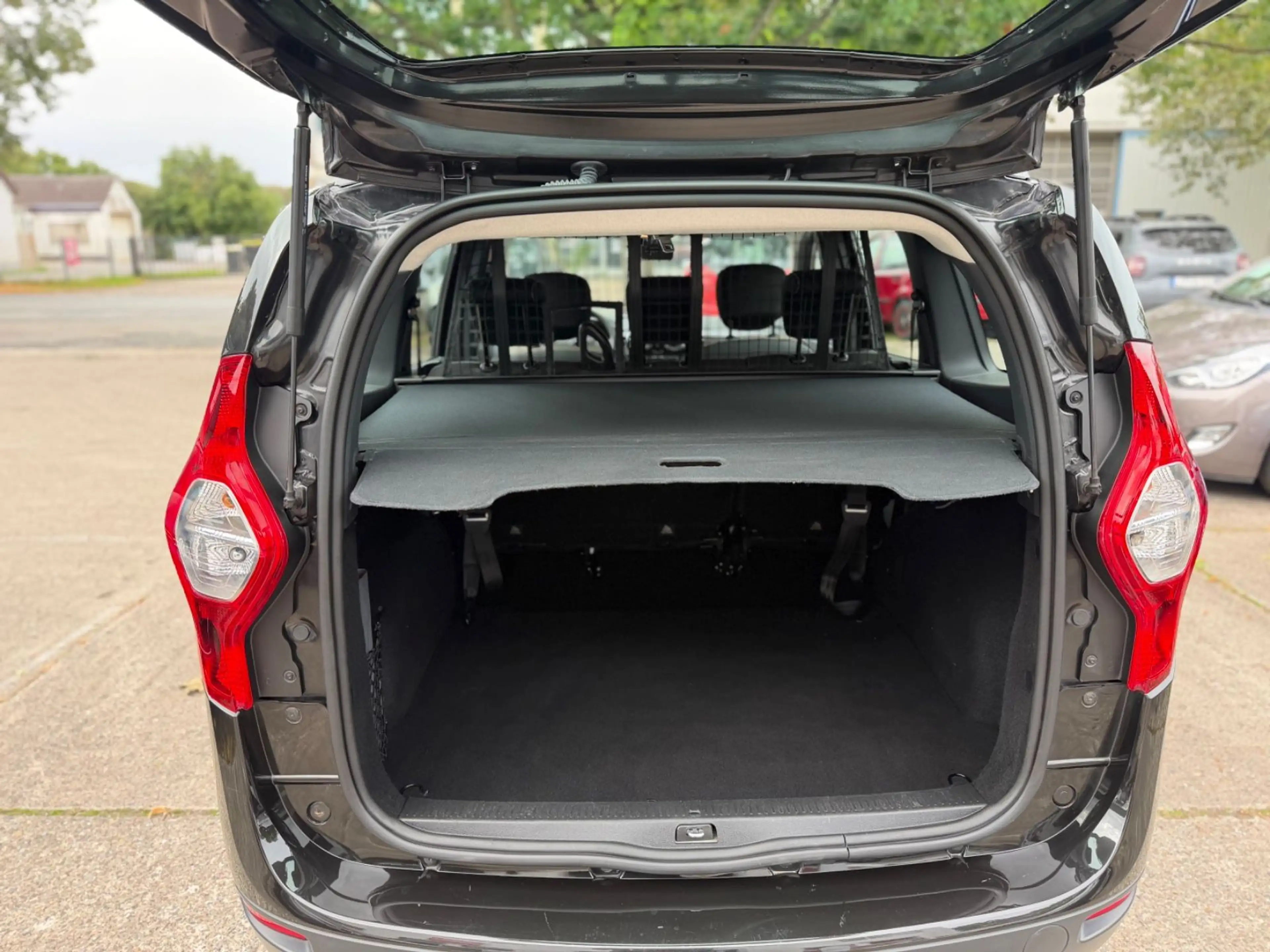 Dacia Lodgy *Stepway-Plus*NAVI*KAMERA*SHZ*AHK*1.HAND* — photo 8
