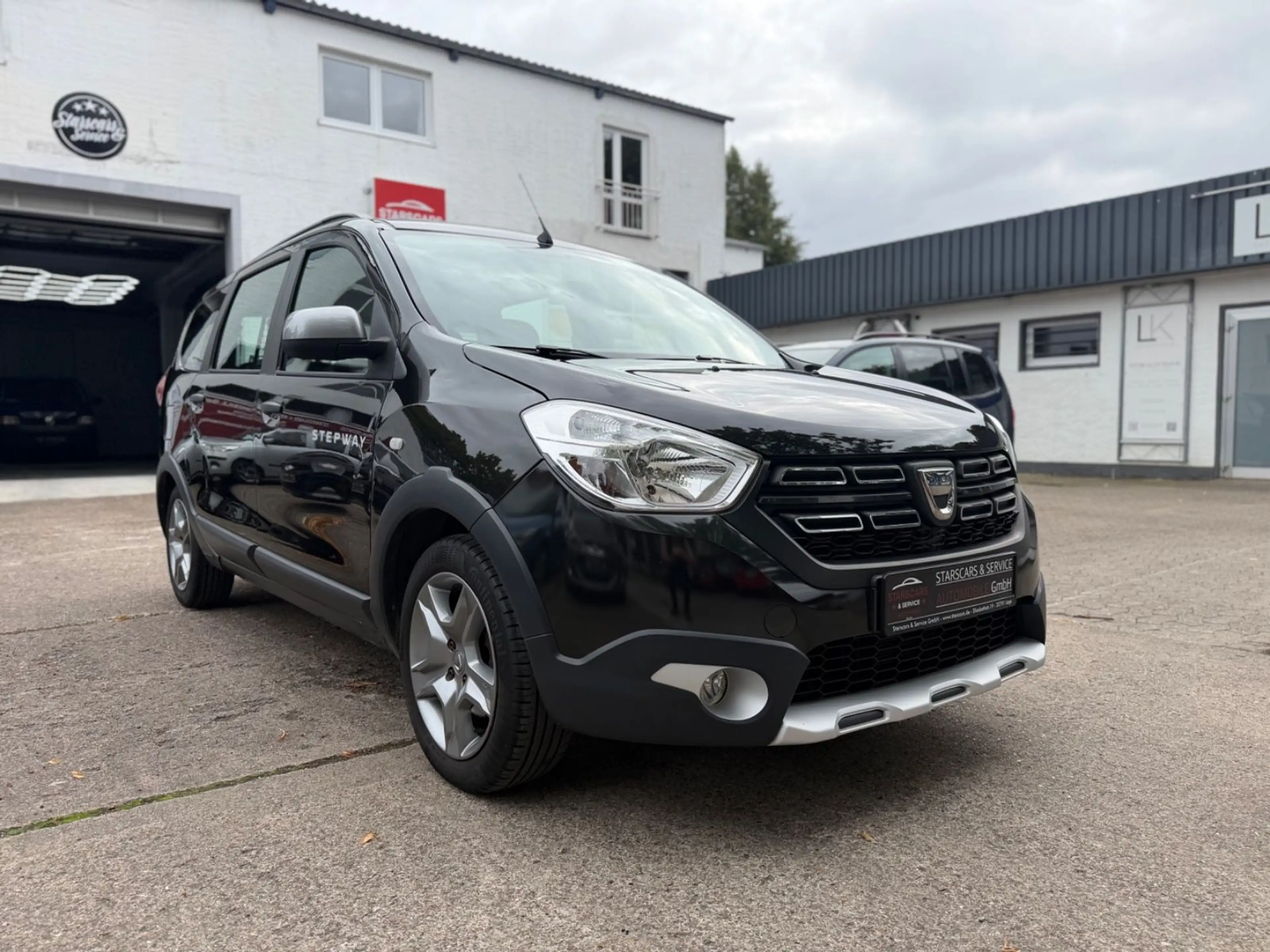 Dacia Lodgy *Stepway-Plus*NAVI*KAMERA*SHZ*AHK*1.HAND* — photo 13